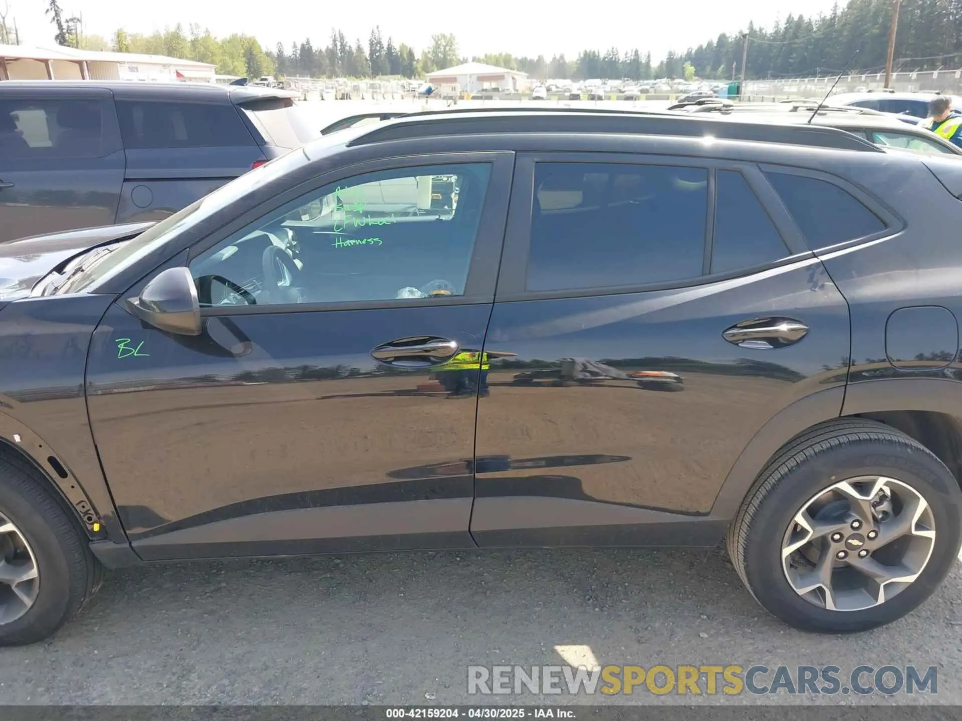 15 fotografías del automóvil dañado KL77LHE23RC170392 CHEVROLET TRAX 2024