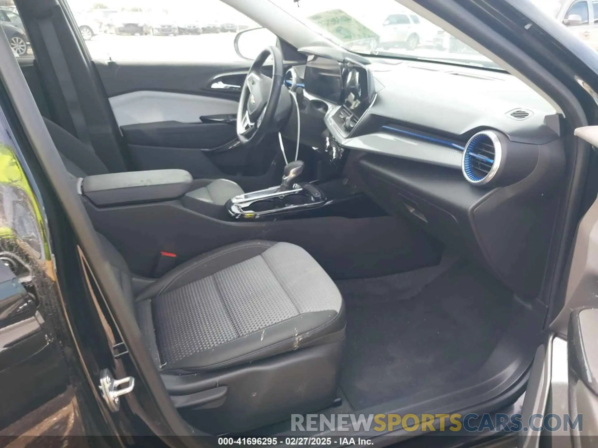 5 fotografías del automóvil dañado KL77LHE24RC087747 CHEVROLET TRAX 2024
