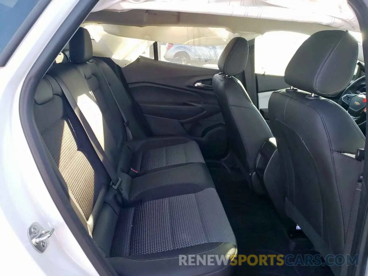11 fotografías del automóvil dañado KL77LHE24RC136042 CHEVROLET TRAX 2024