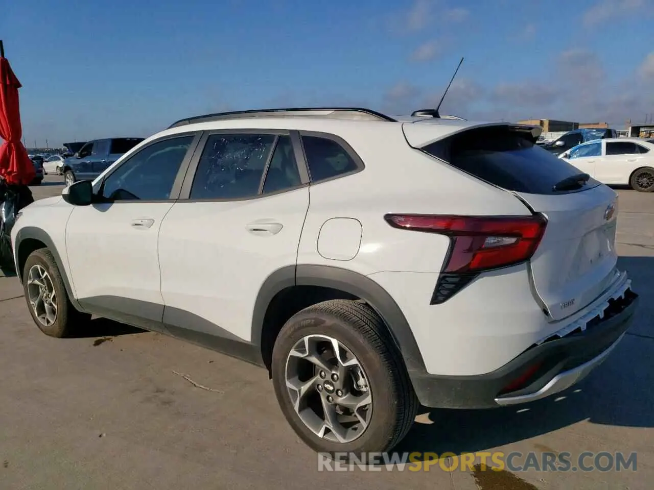 2 fotografías del automóvil dañado KL77LHE24RC136042 CHEVROLET TRAX 2024