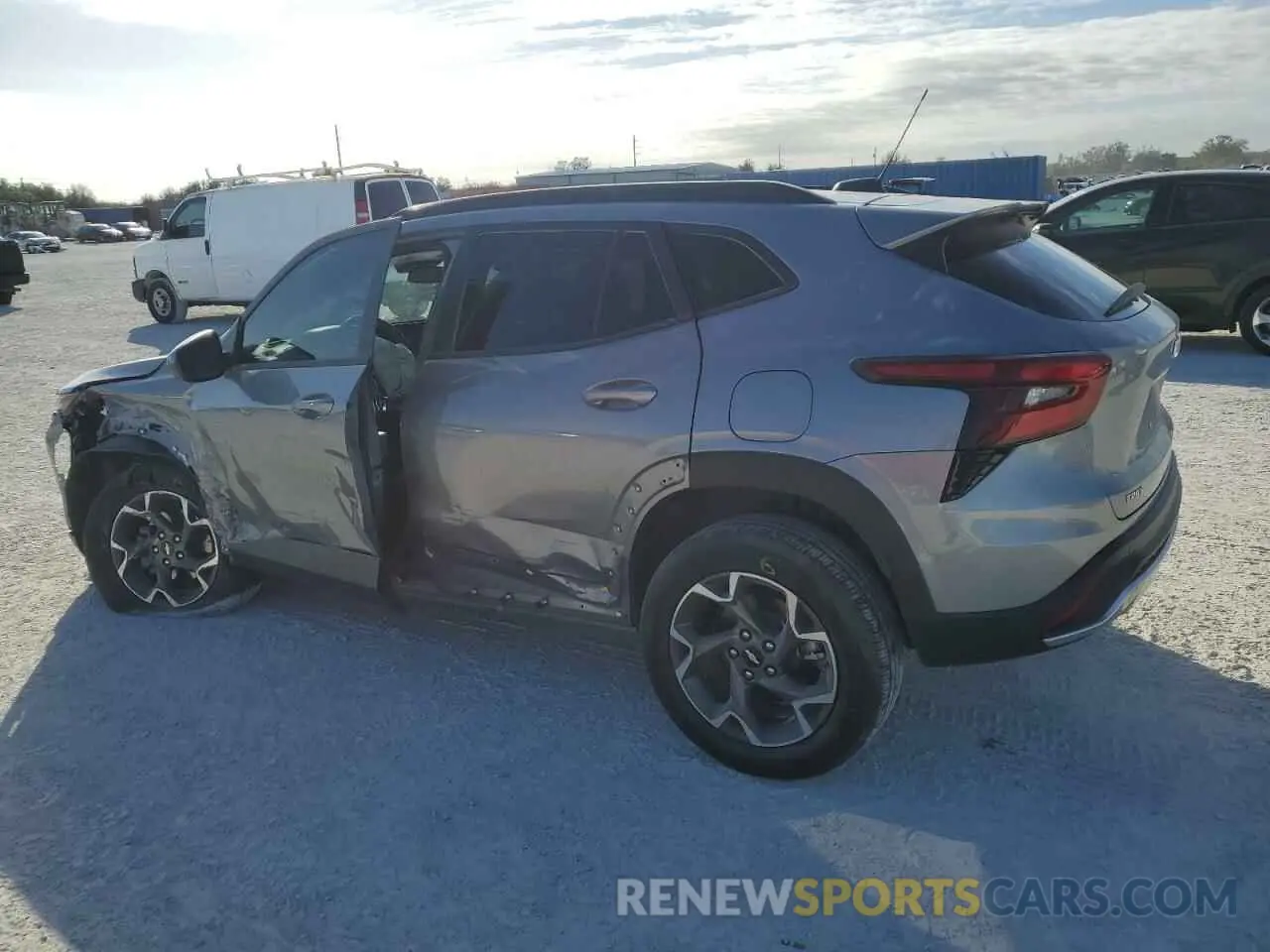 2 fotografías del automóvil dañado KL77LHE24RC207630 CHEVROLET TRAX 2024
