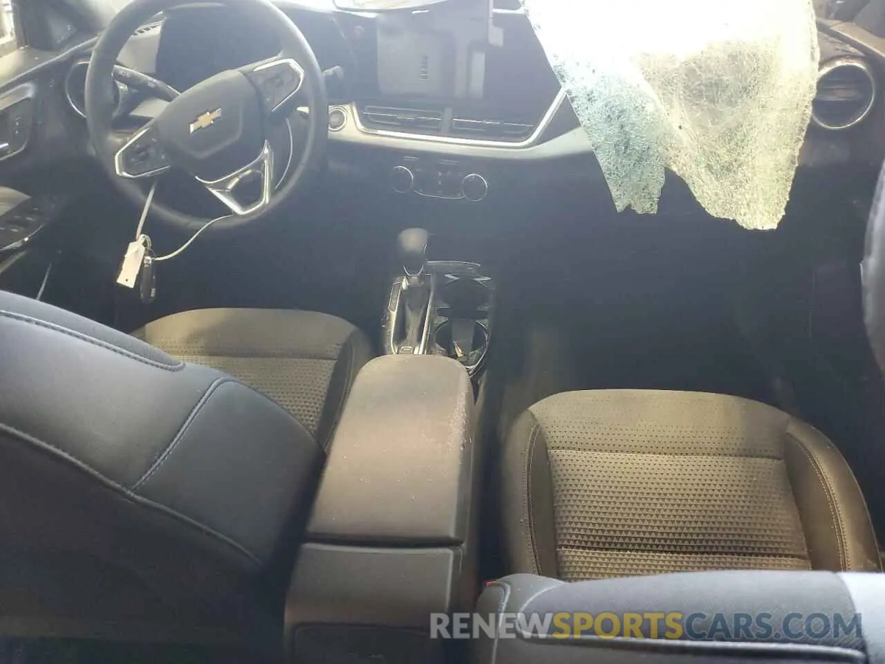 8 fotografías del automóvil dañado KL77LHE24RC237114 CHEVROLET TRAX 2024