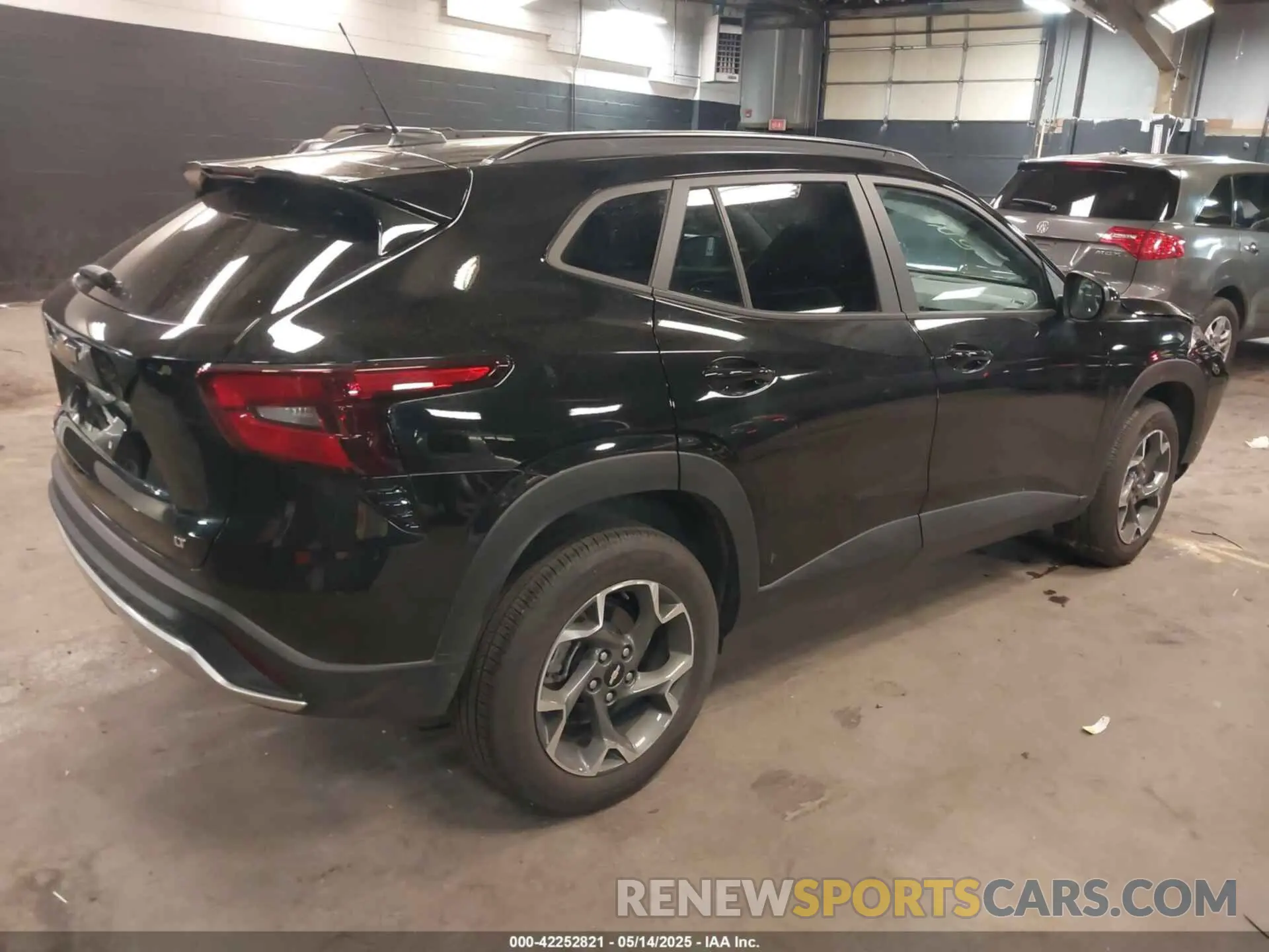 4 fotografías del automóvil dañado KL77LHE25RC050450 CHEVROLET TRAX 2024