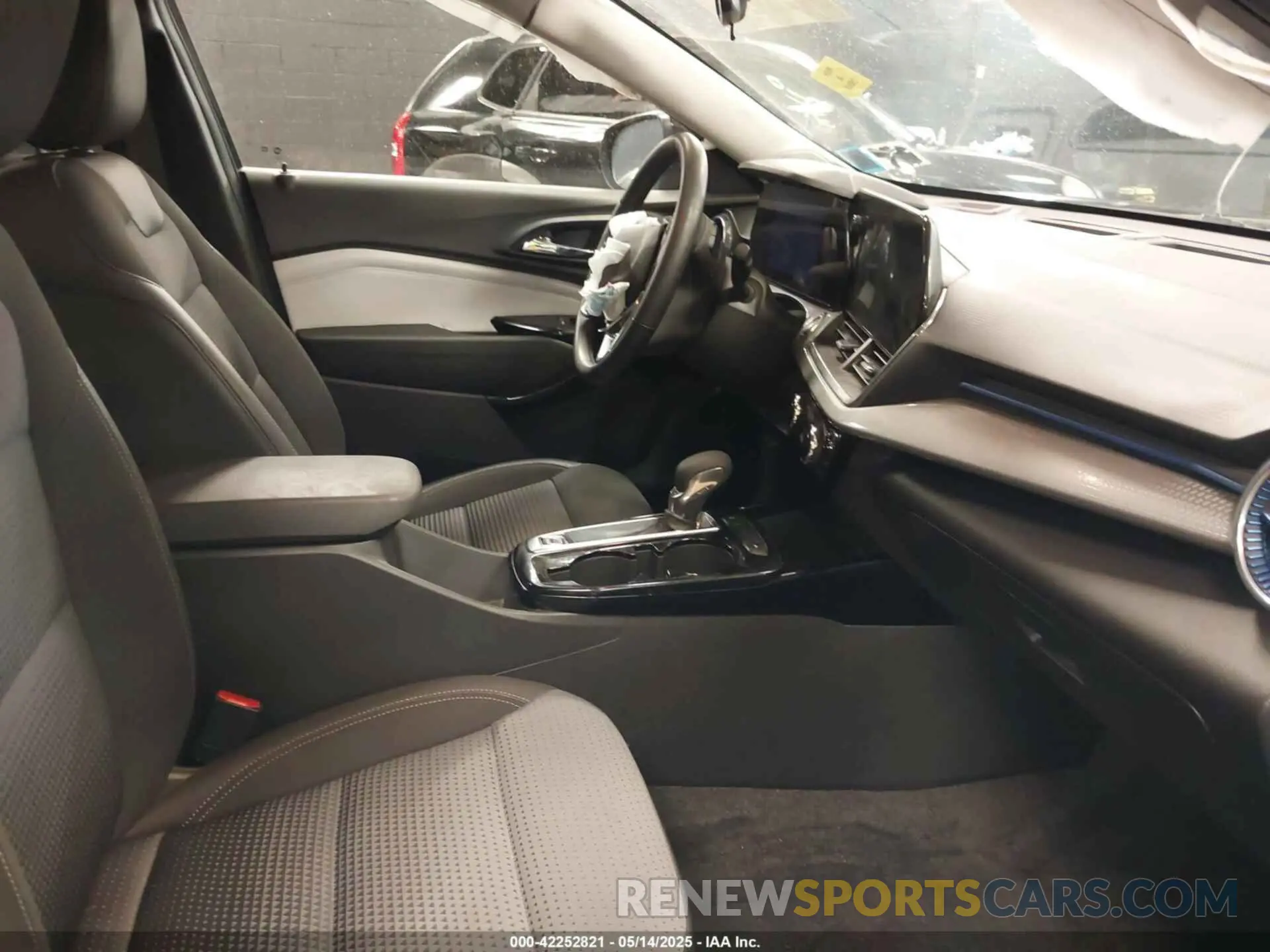 5 fotografías del automóvil dañado KL77LHE25RC050450 CHEVROLET TRAX 2024