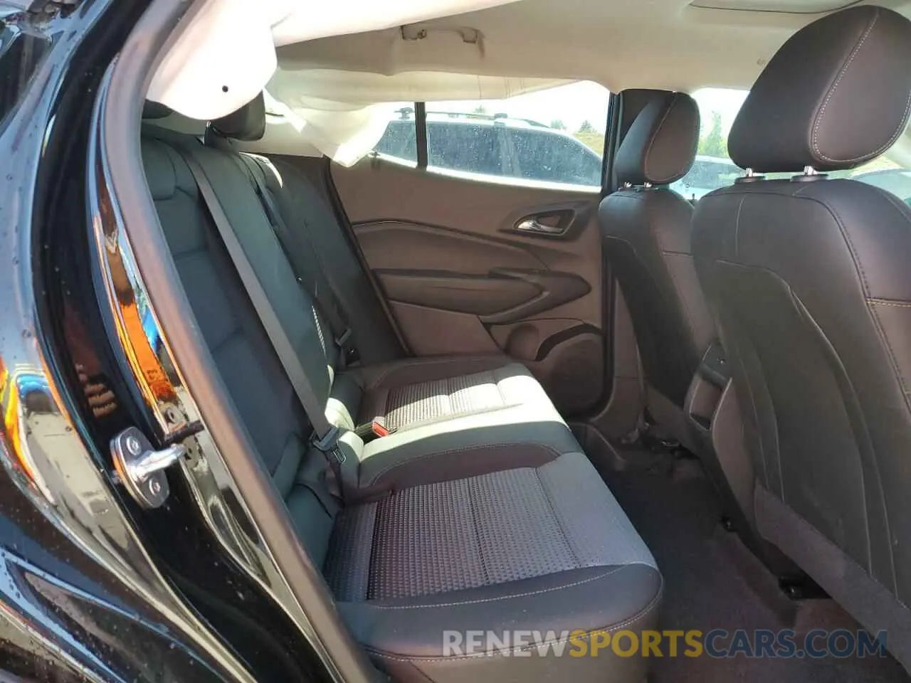 11 fotografías del automóvil dañado KL77LHE25RC089099 CHEVROLET TRAX 2024