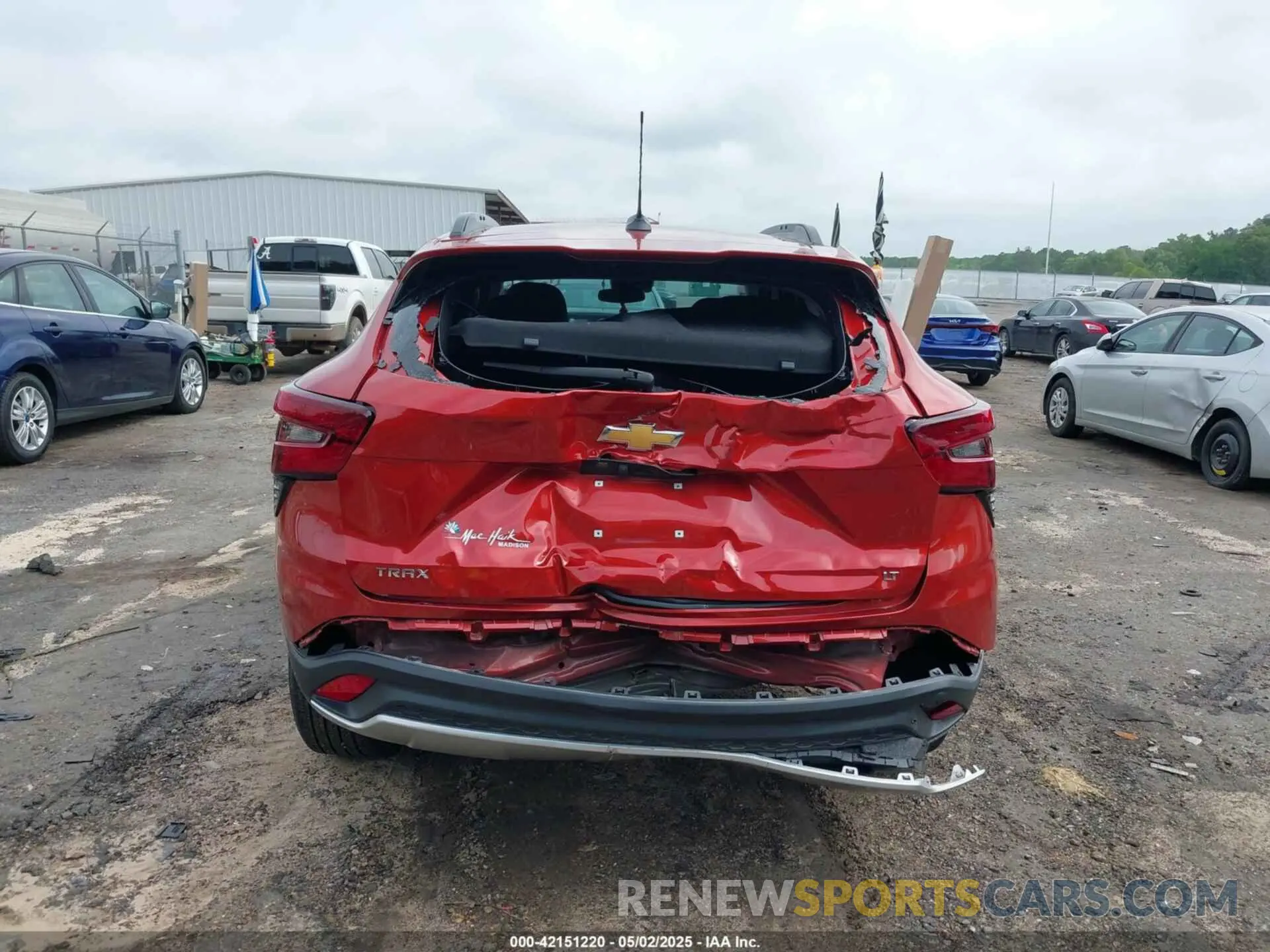 16 fotografías del automóvil dañado KL77LHE25RC218829 CHEVROLET TRAX 2024