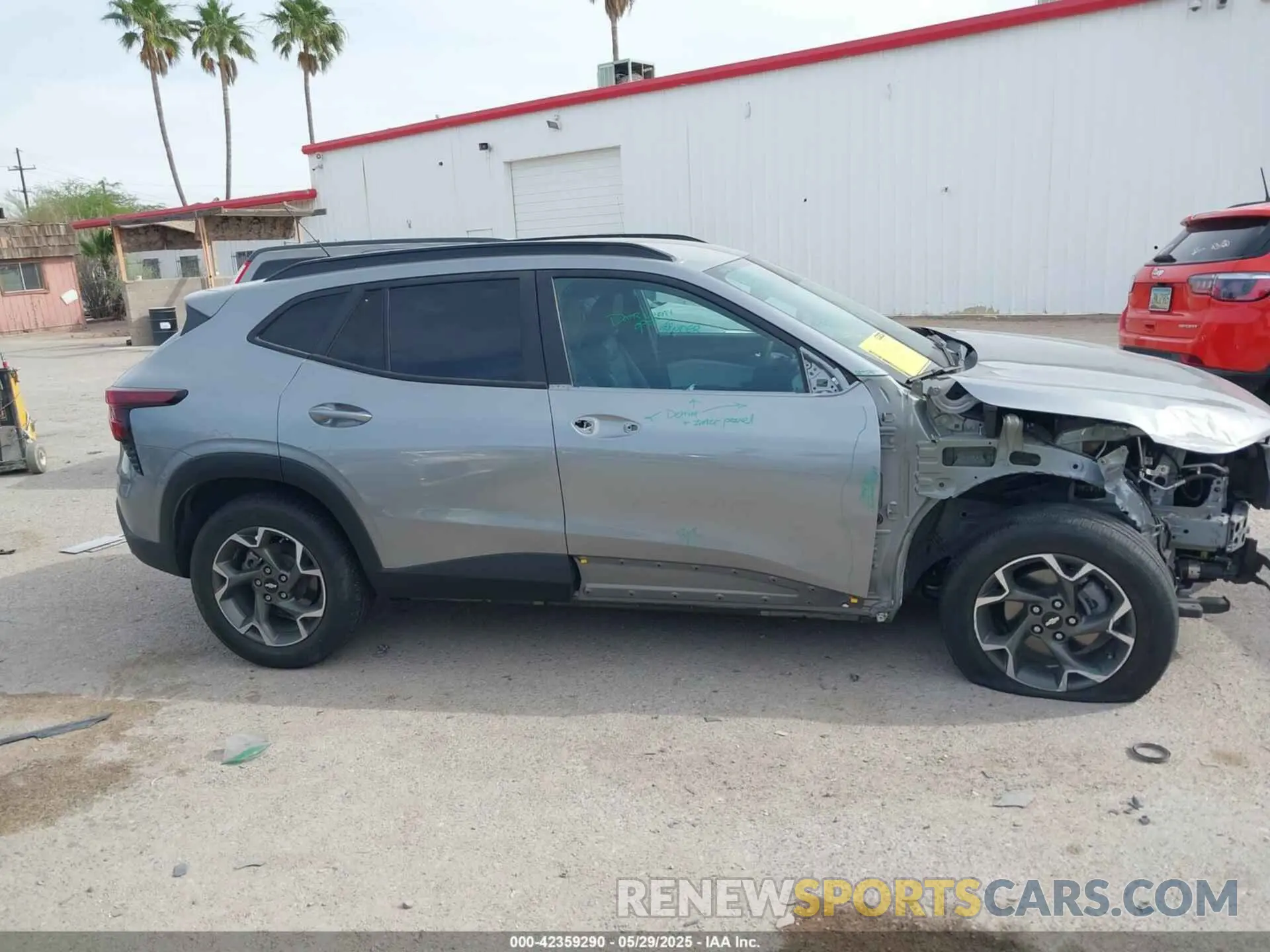 14 fotografías del automóvil dañado KL77LHE28RC043430 CHEVROLET TRAX 2024