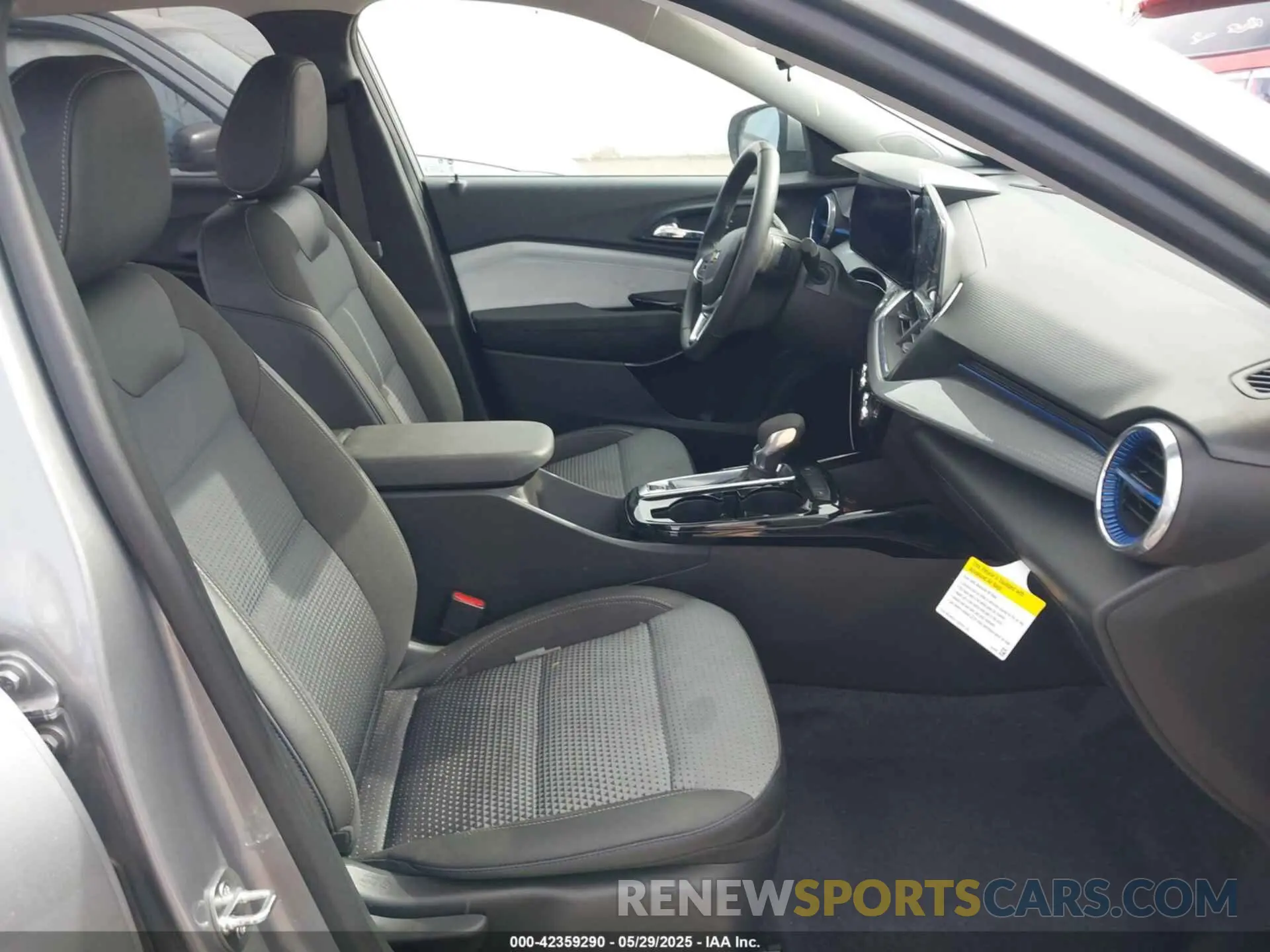 5 fotografías del automóvil dañado KL77LHE28RC043430 CHEVROLET TRAX 2024