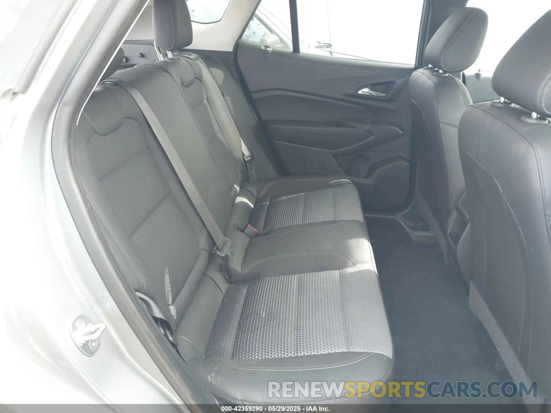 8 fotografías del automóvil dañado KL77LHE28RC043430 CHEVROLET TRAX 2024