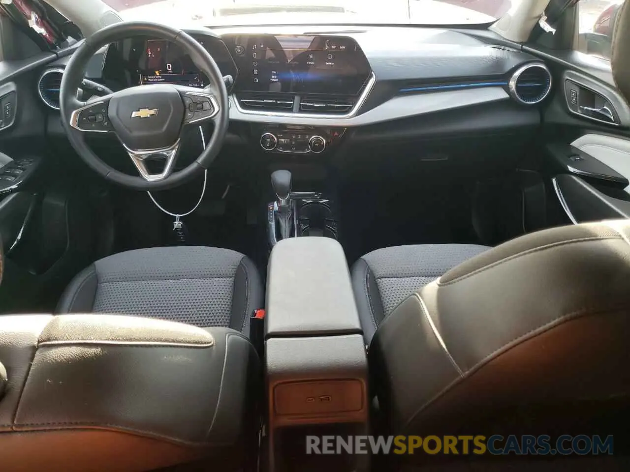 8 fotografías del automóvil dañado KL77LHE28RC217495 CHEVROLET TRAX 2024