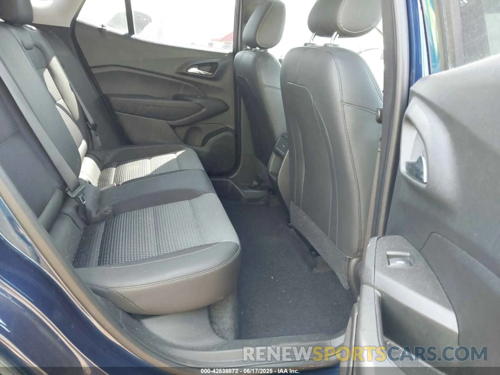 8 fotografías del automóvil dañado KL77LHE29RC108219 CHEVROLET TRAX 2024