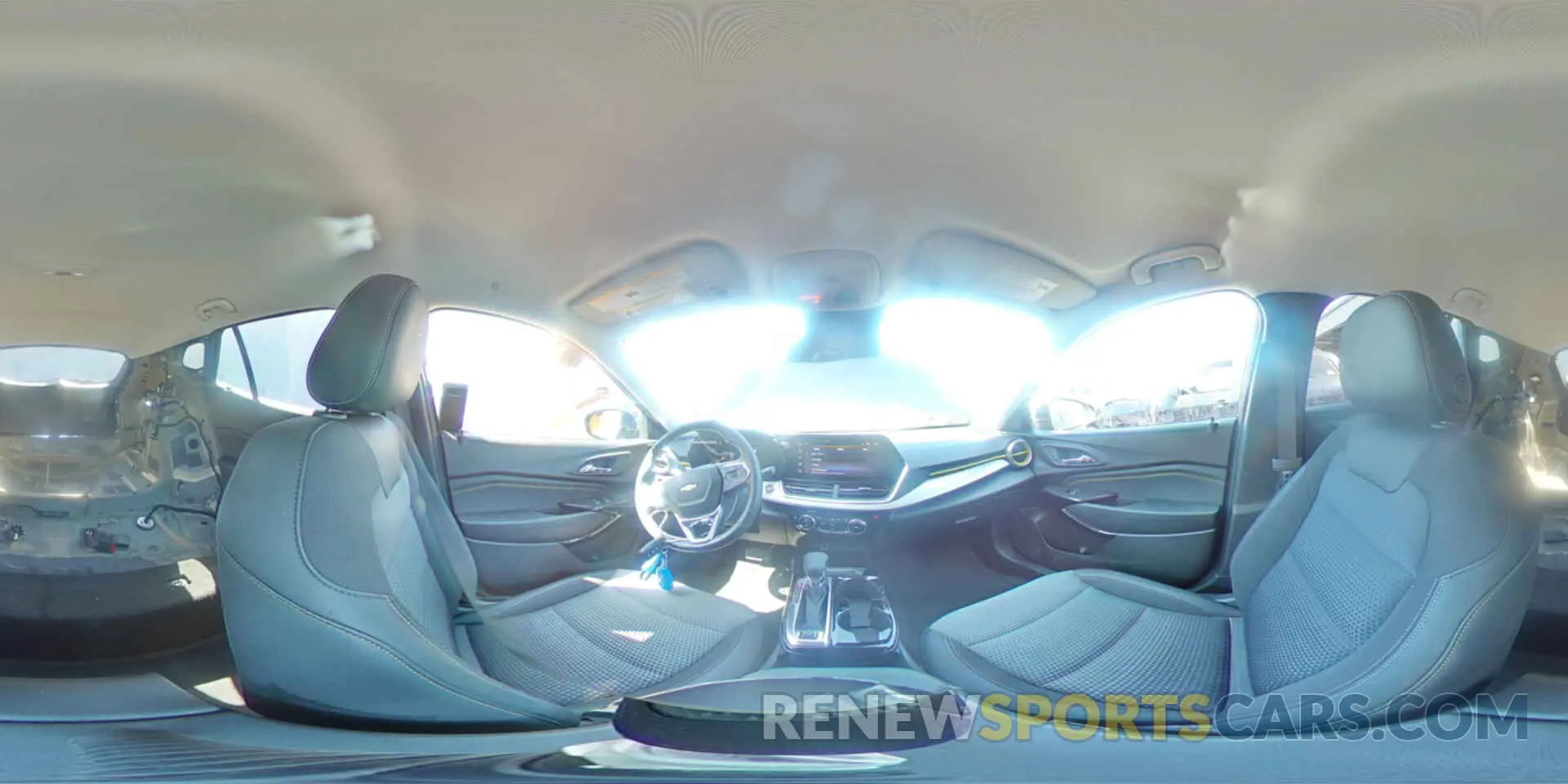 16 fotografías del automóvil dañado KL77LHE29RC245645 CHEVROLET TRAX 2024