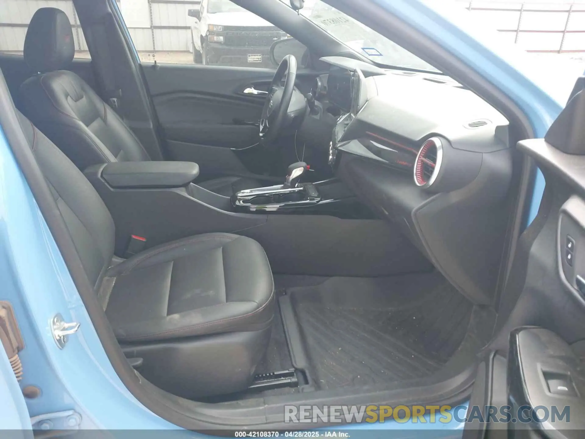 5 fotografías del automóvil dañado KL77LJE21RC133722 CHEVROLET TRAX 2024