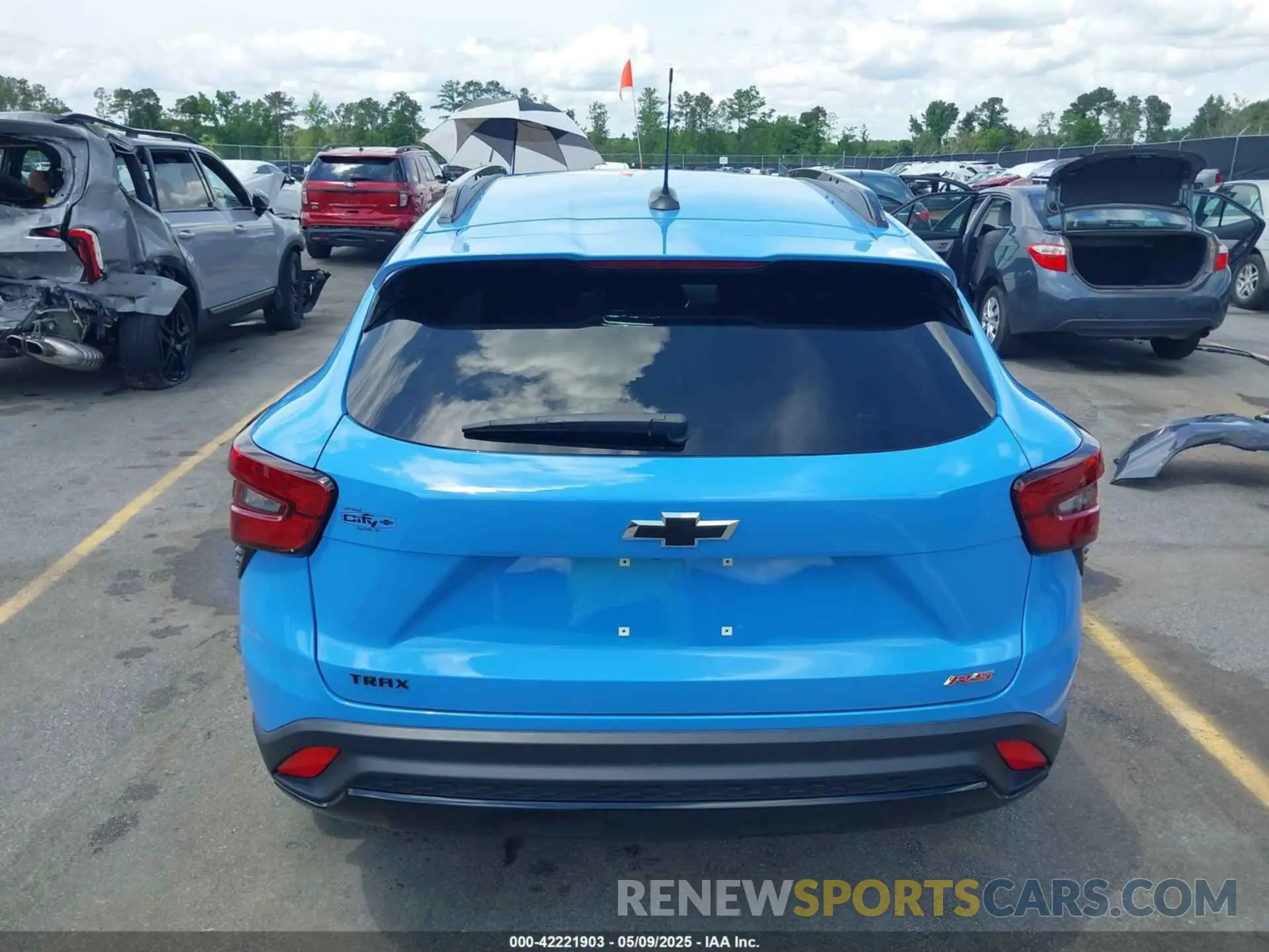 16 fotografías del automóvil dañado KL77LJE23RC052656 CHEVROLET TRAX 2024