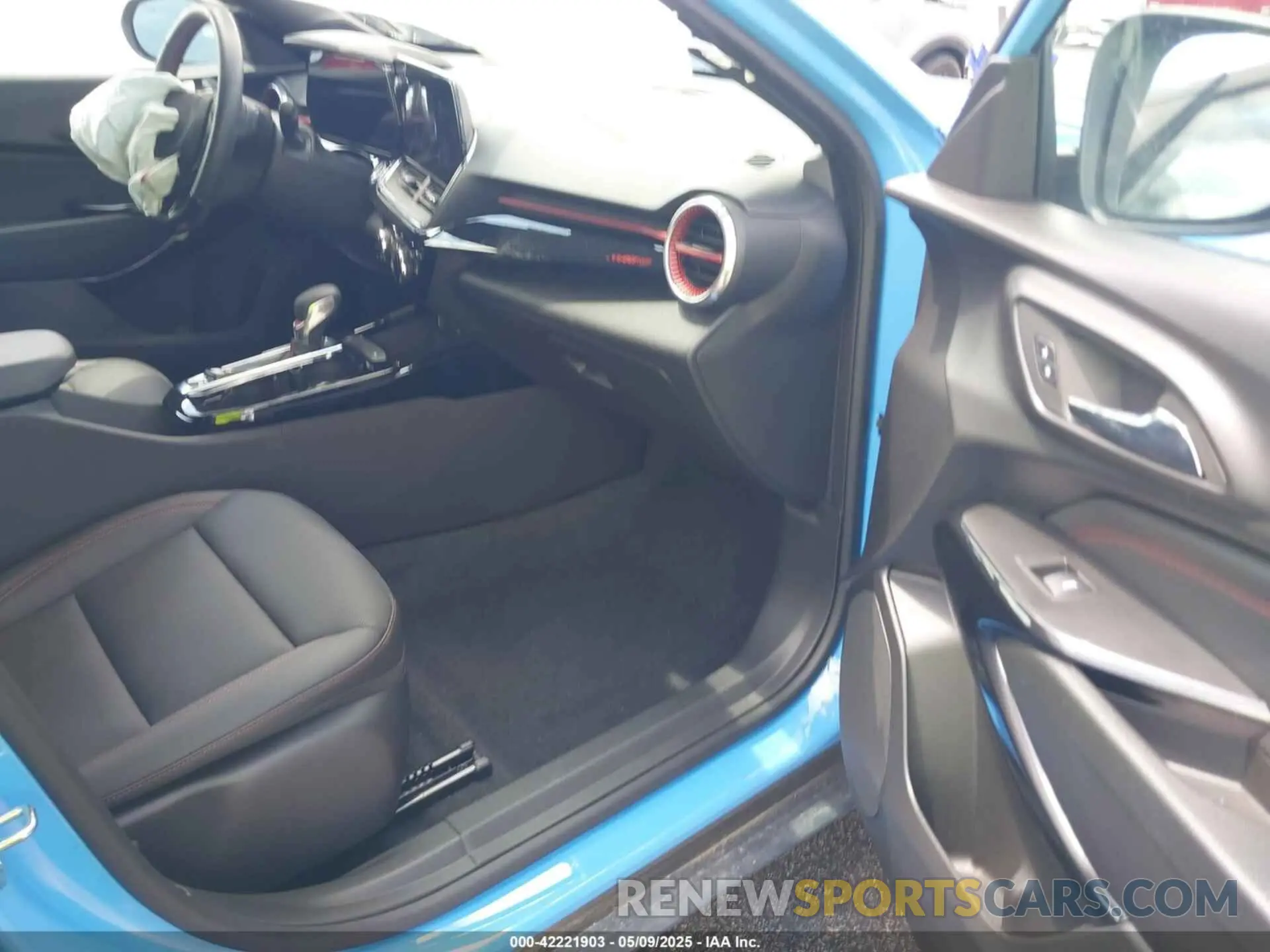 5 fotografías del automóvil dañado KL77LJE23RC052656 CHEVROLET TRAX 2024