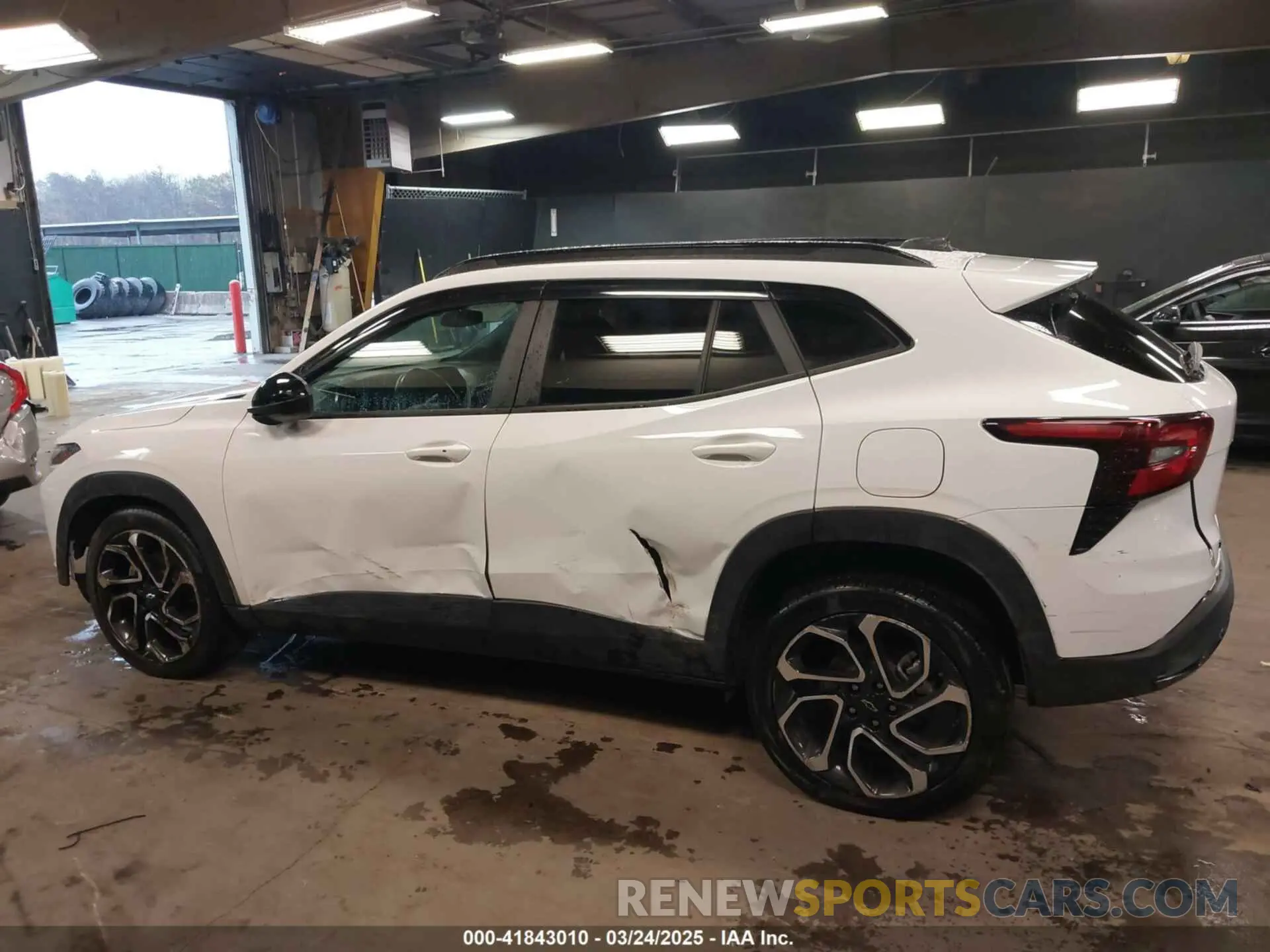 14 fotografías del automóvil dañado KL77LJE24RC111925 CHEVROLET TRAX 2024
