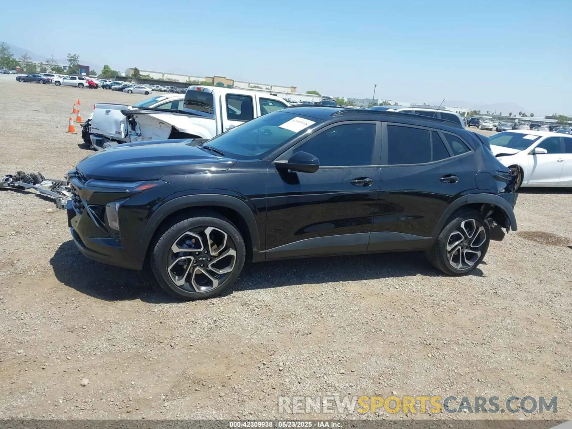 15 fotografías del automóvil dañado KL77LJE24RC128532 CHEVROLET TRAX 2024
