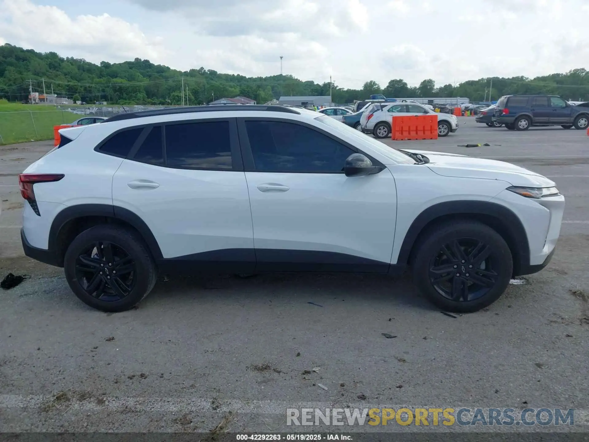 13 fotografías del automóvil dañado KL77LKE20RC087127 CHEVROLET TRAX 2024