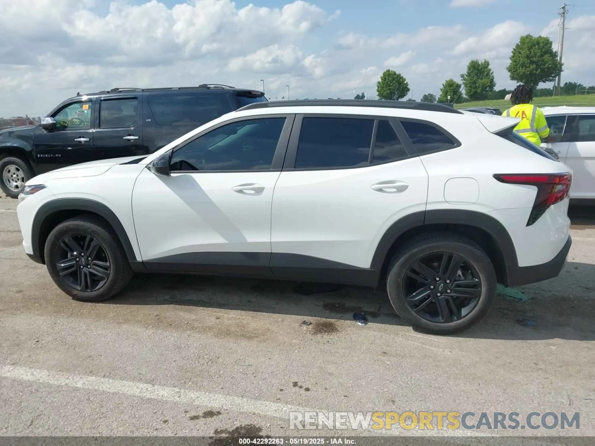 14 fotografías del automóvil dañado KL77LKE20RC087127 CHEVROLET TRAX 2024