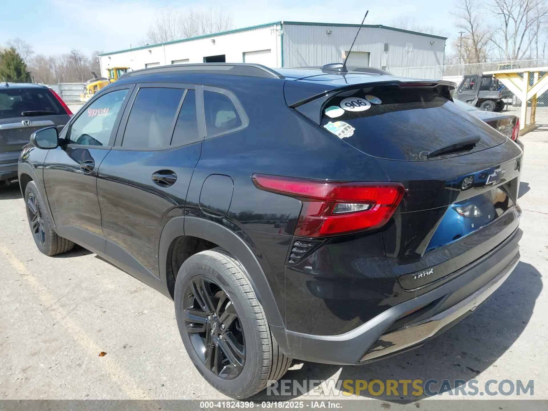 3 fotografías del automóvil dañado KL77LKE22RC106616 CHEVROLET TRAX 2024