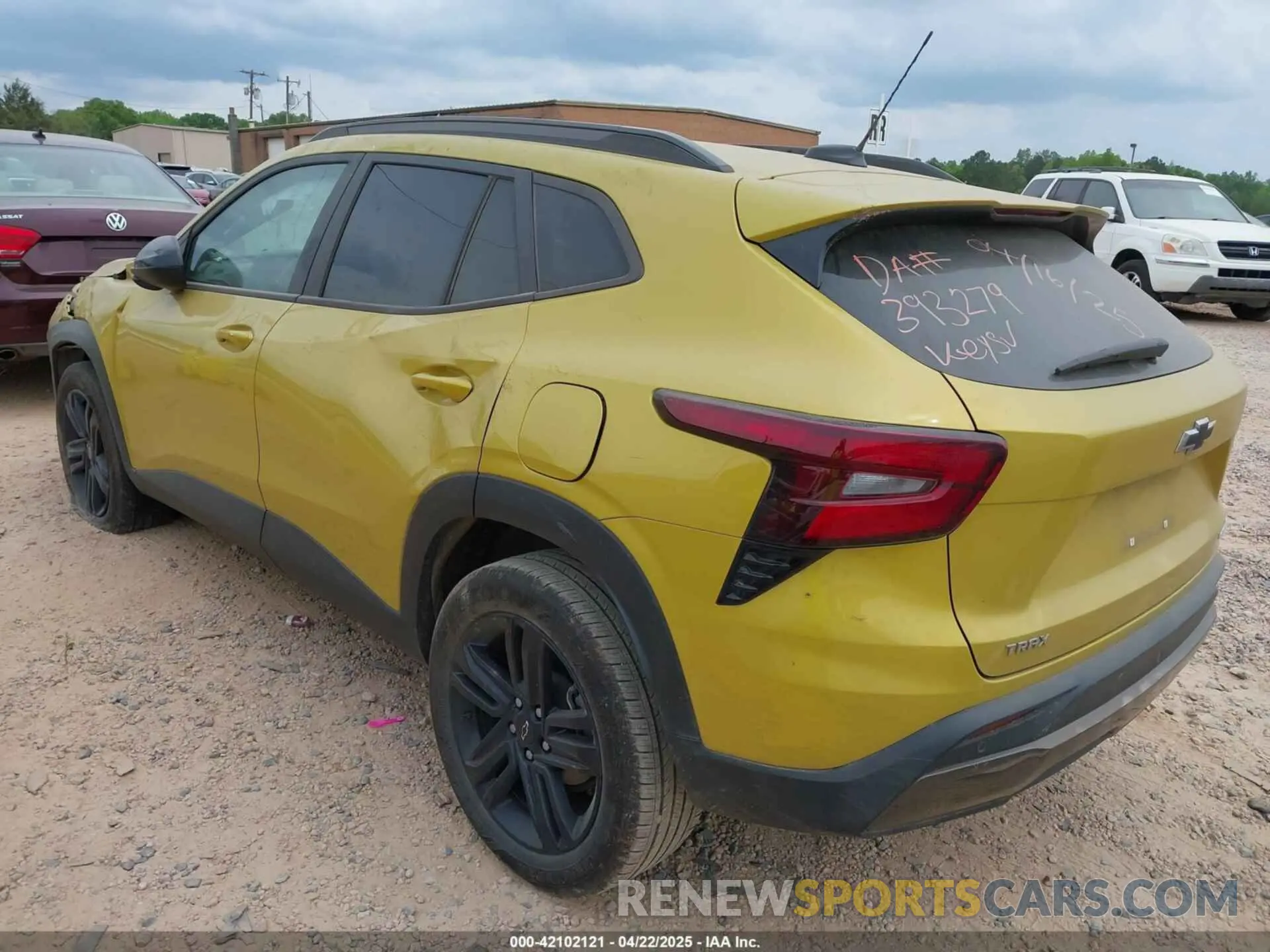 3 fotografías del automóvil dañado KL77LKE22RC192073 CHEVROLET TRAX 2024