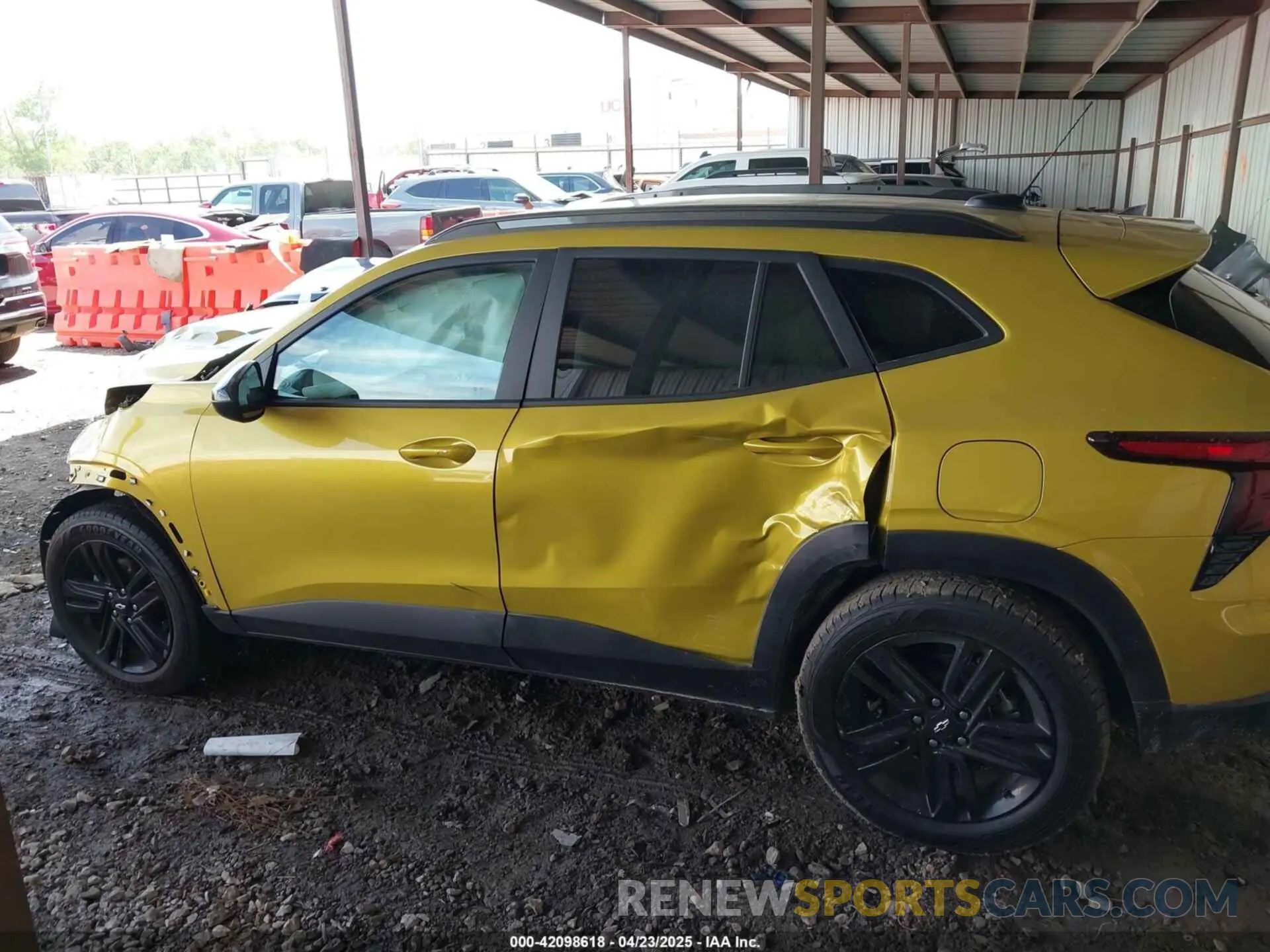 15 fotografías del automóvil dañado KL77LKE23RC013944 CHEVROLET TRAX 2024