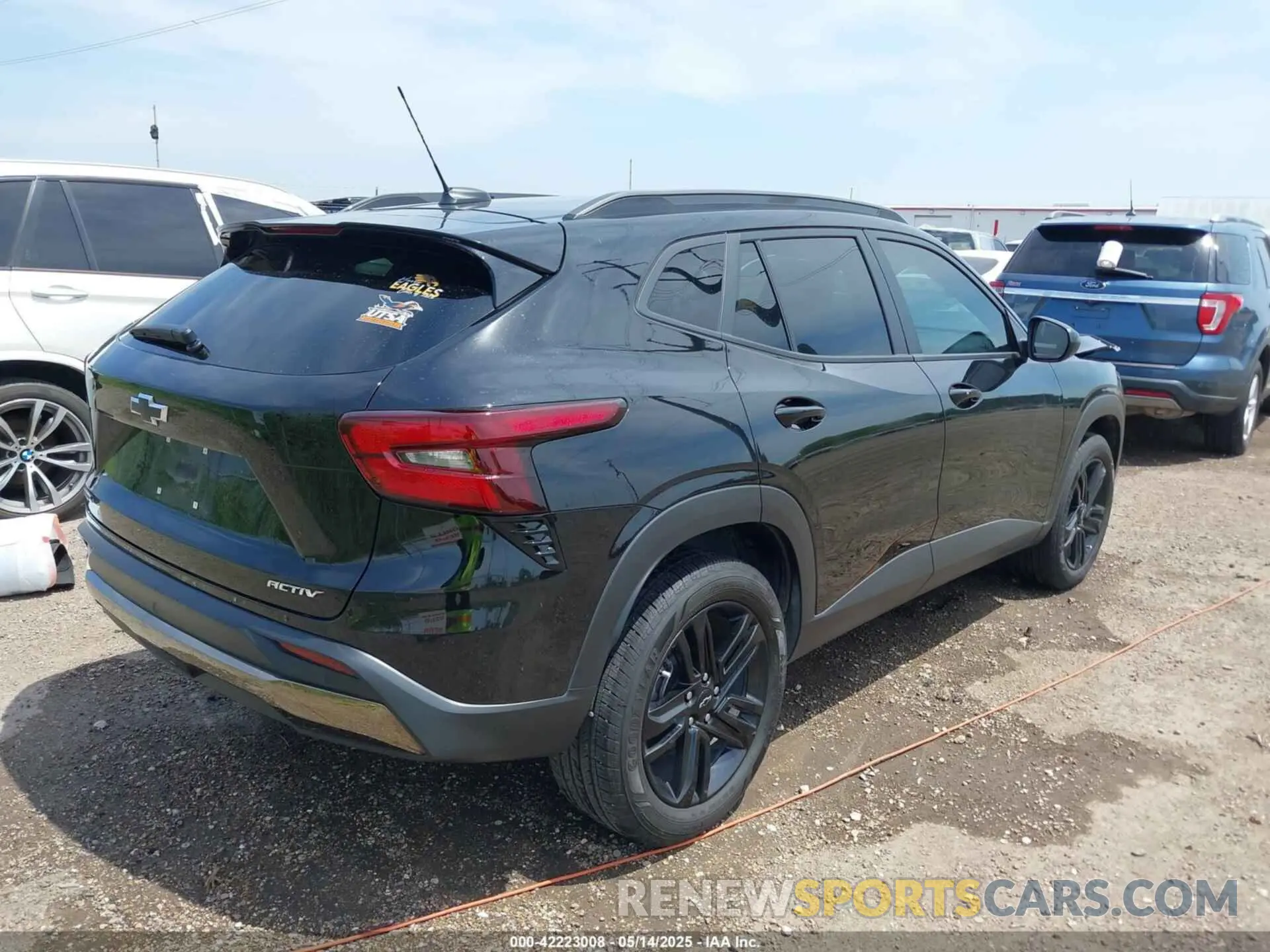 4 fotografías del automóvil dañado KL77LKE23RC238056 CHEVROLET TRAX 2024