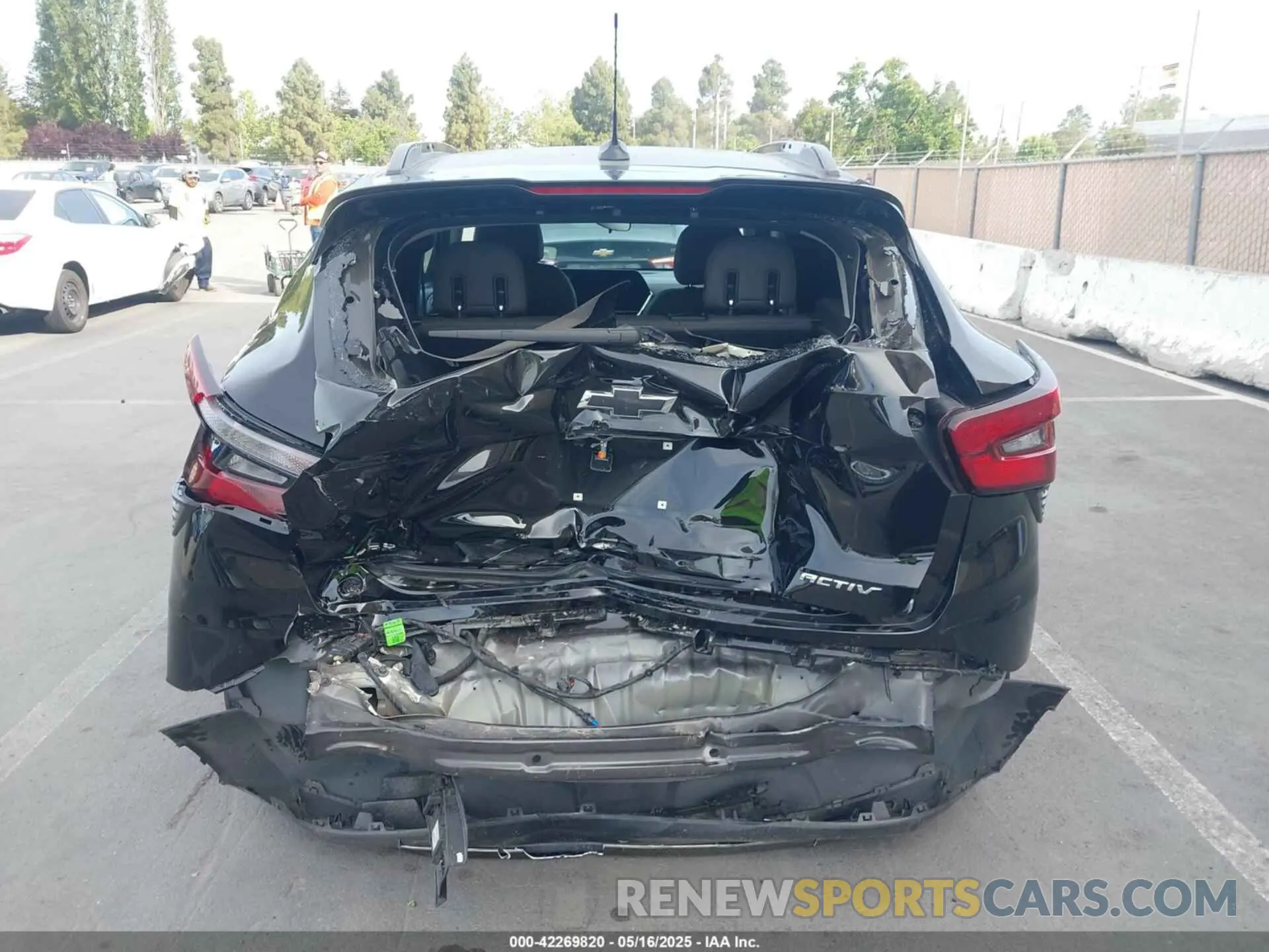 16 fotografías del automóvil dañado KL77LKE25RC201879 CHEVROLET TRAX 2024