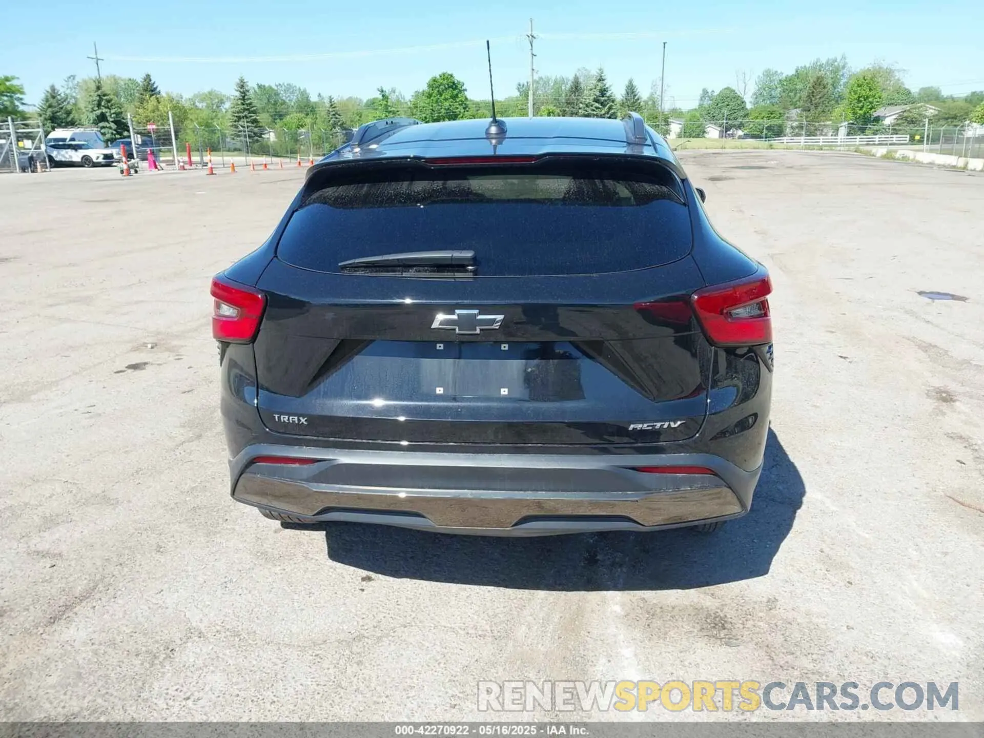 17 fotografías del automóvil dañado KL77LKE2XRC004271 CHEVROLET TRAX 2024