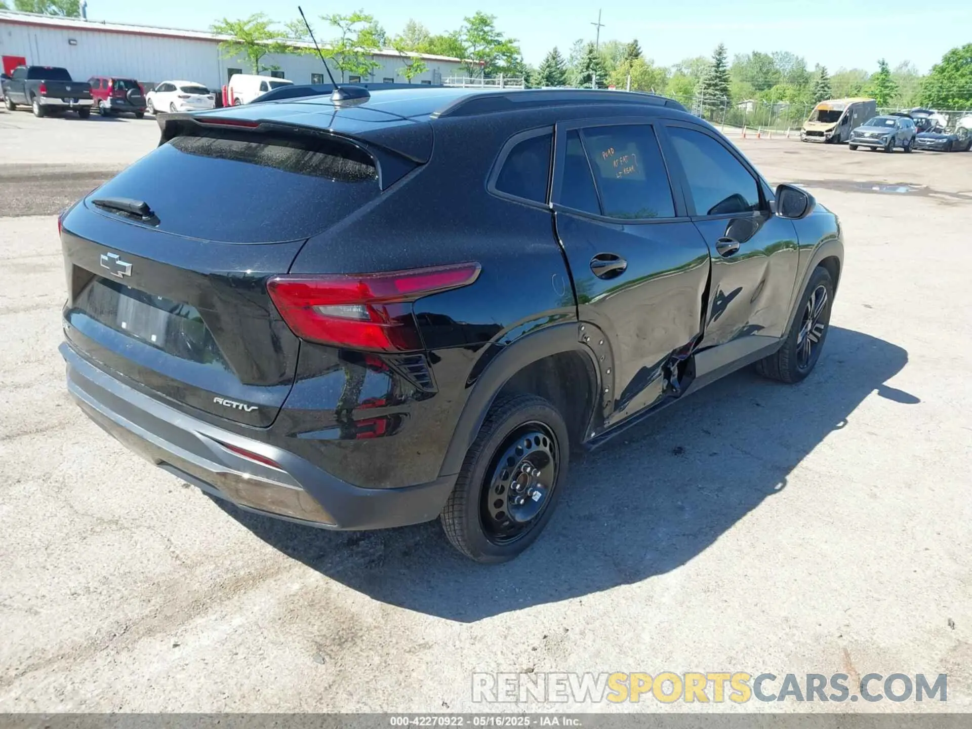 4 fotografías del automóvil dañado KL77LKE2XRC004271 CHEVROLET TRAX 2024
