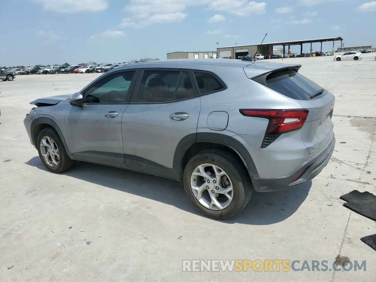 2 fotografías del automóvil dañado KL77LFEP0SC020228 CHEVROLET TRAX 2025