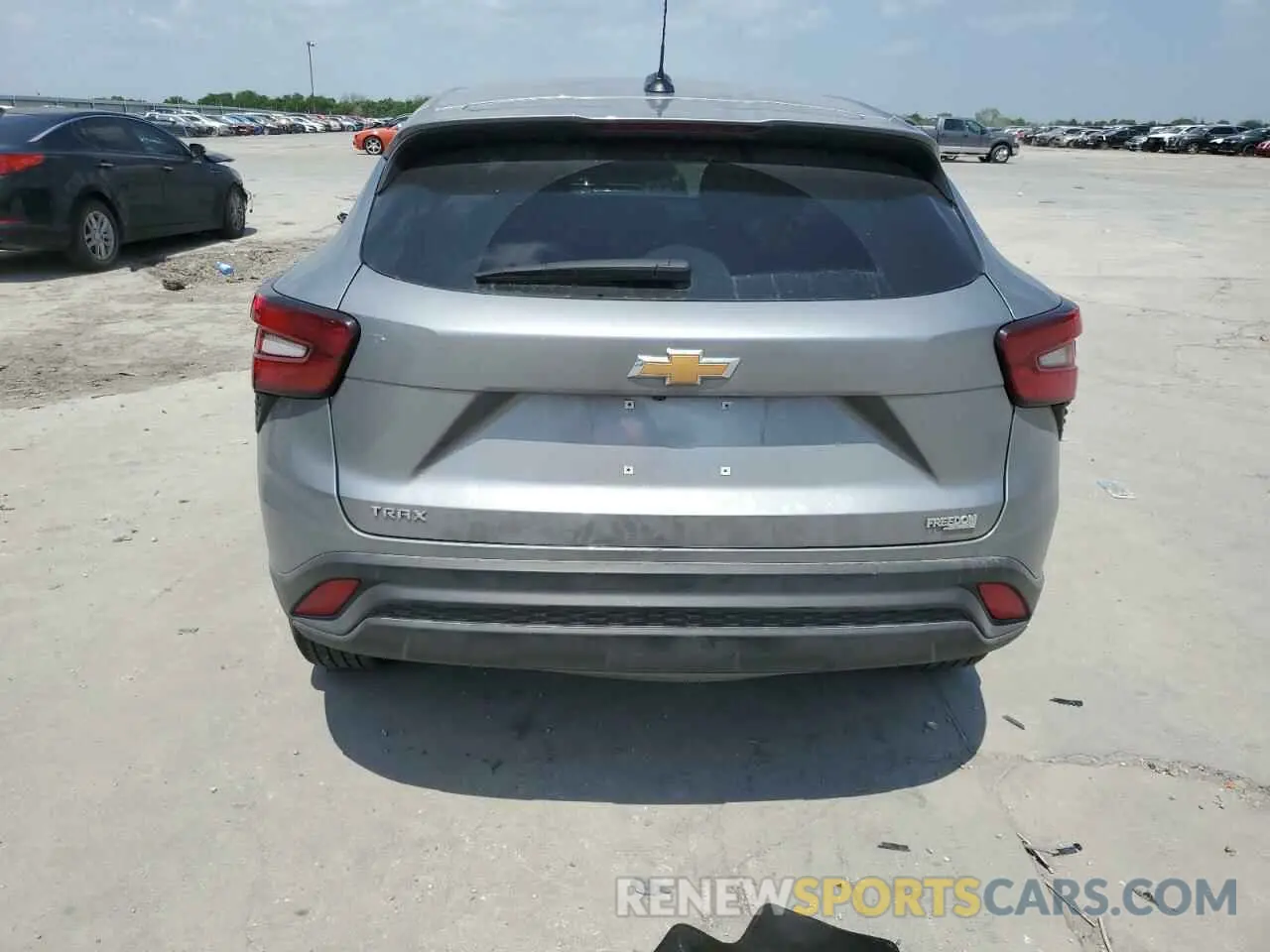6 fotografías del automóvil dañado KL77LFEP0SC020228 CHEVROLET TRAX 2025