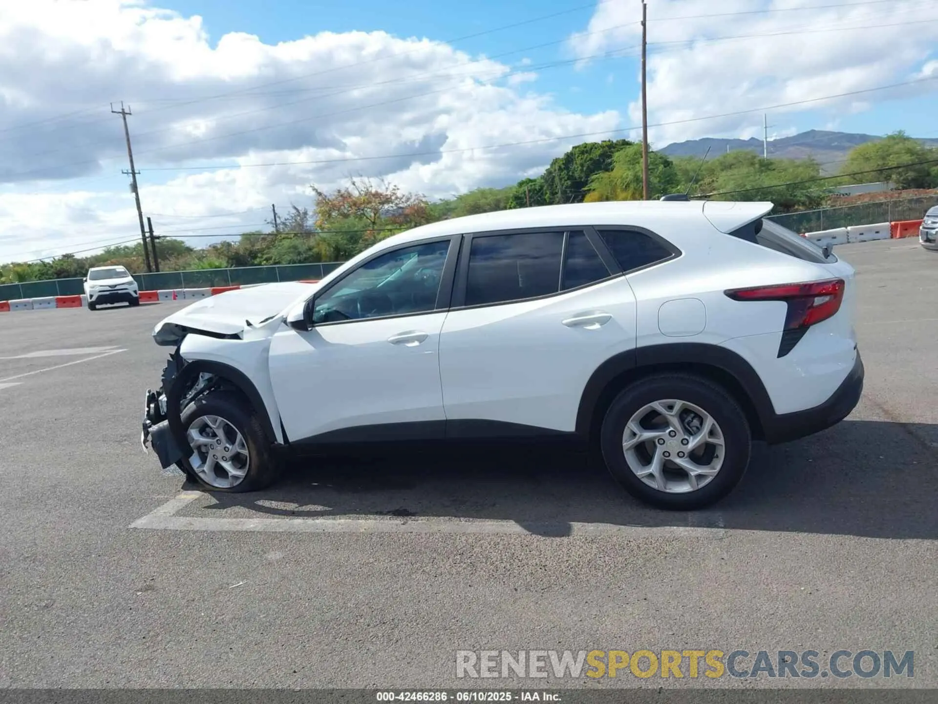 14 fotografías del automóvil dañado KL77LFEP0SC047722 CHEVROLET TRAX 2025