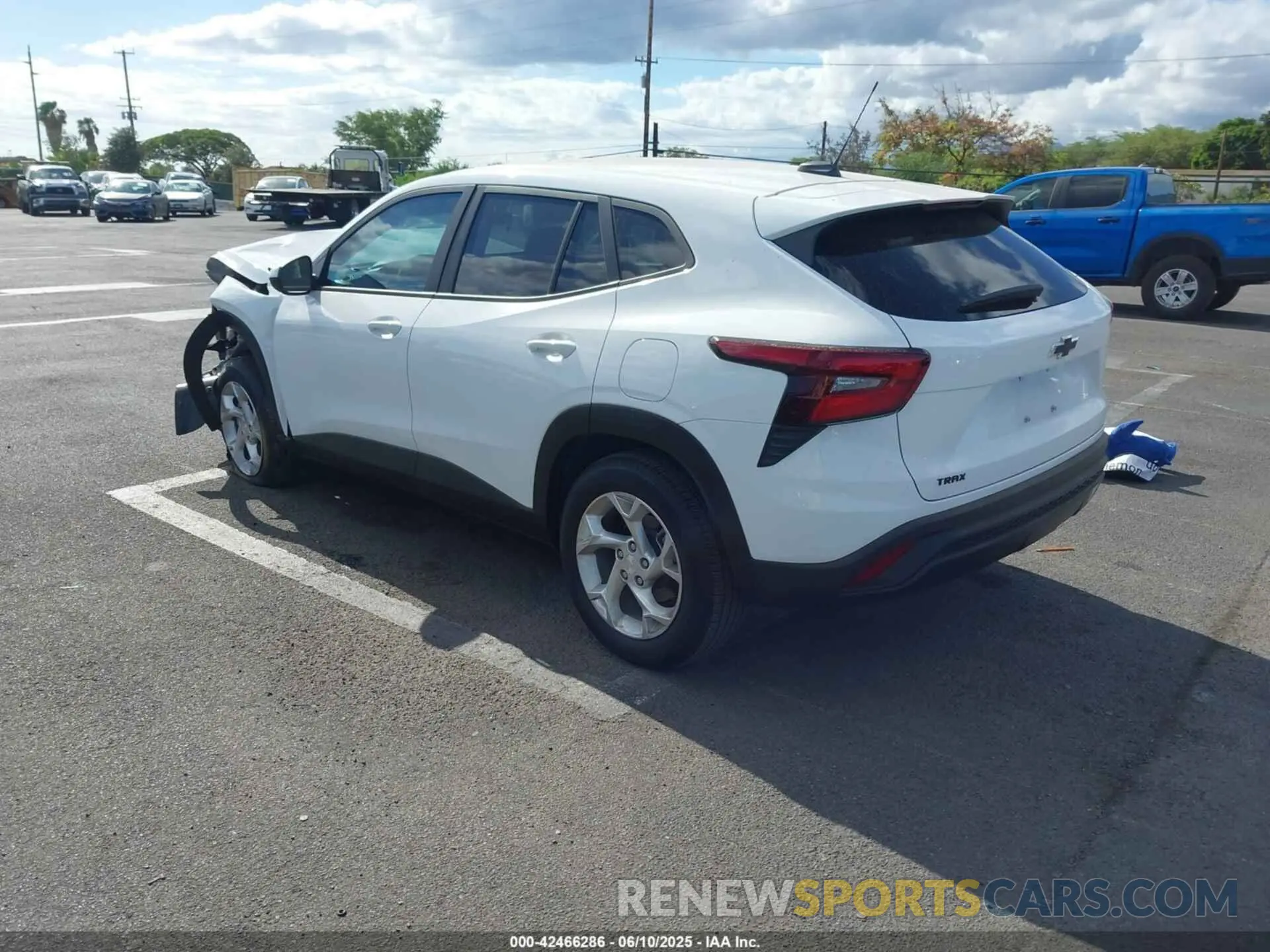 3 fotografías del automóvil dañado KL77LFEP0SC047722 CHEVROLET TRAX 2025