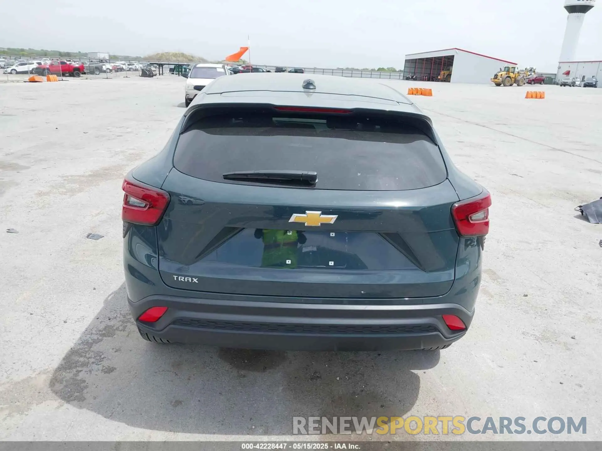 17 fotografías del automóvil dañado KL77LFEP1SC074637 CHEVROLET TRAX 2025