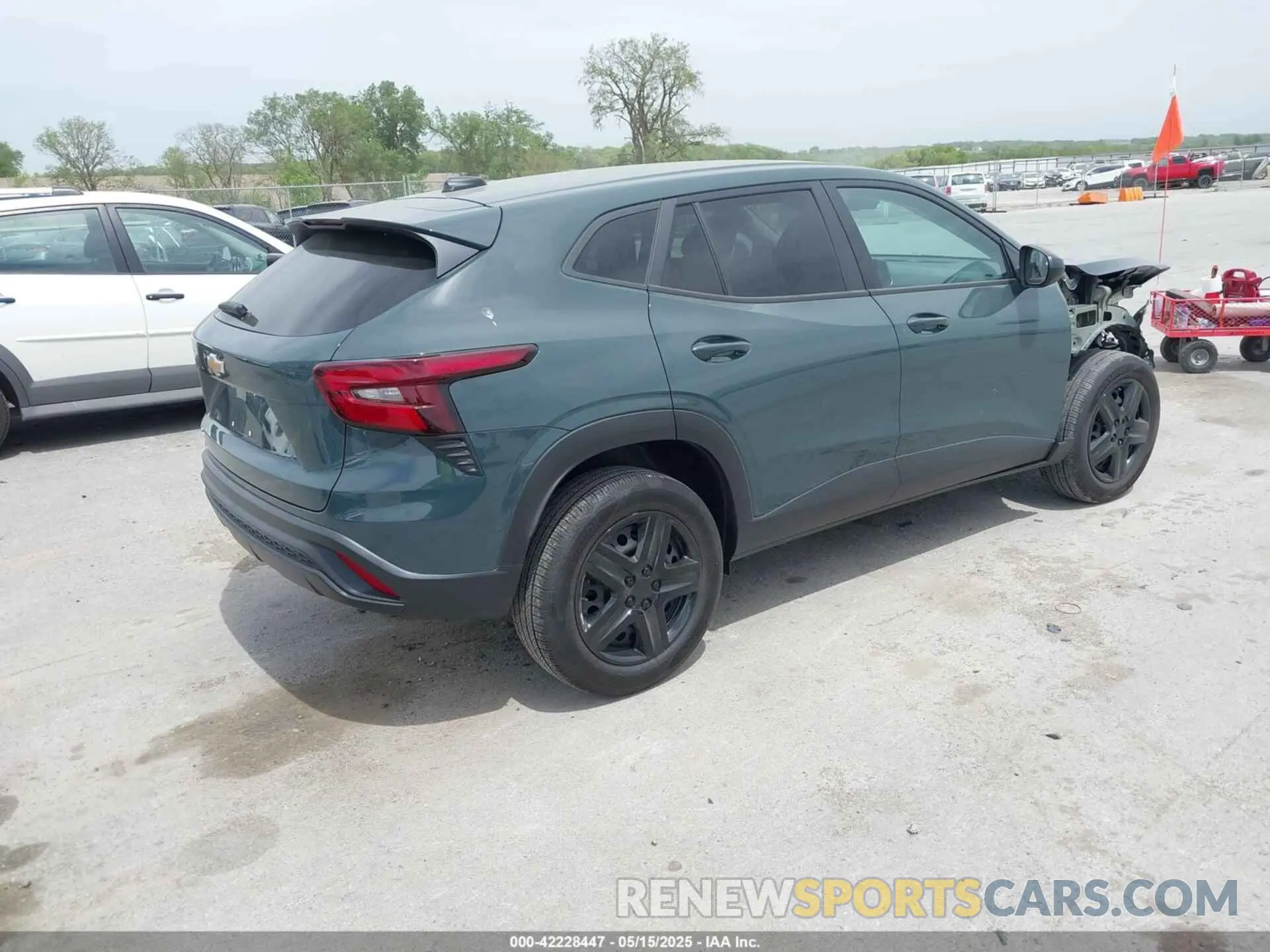 4 fotografías del automóvil dañado KL77LFEP1SC074637 CHEVROLET TRAX 2025