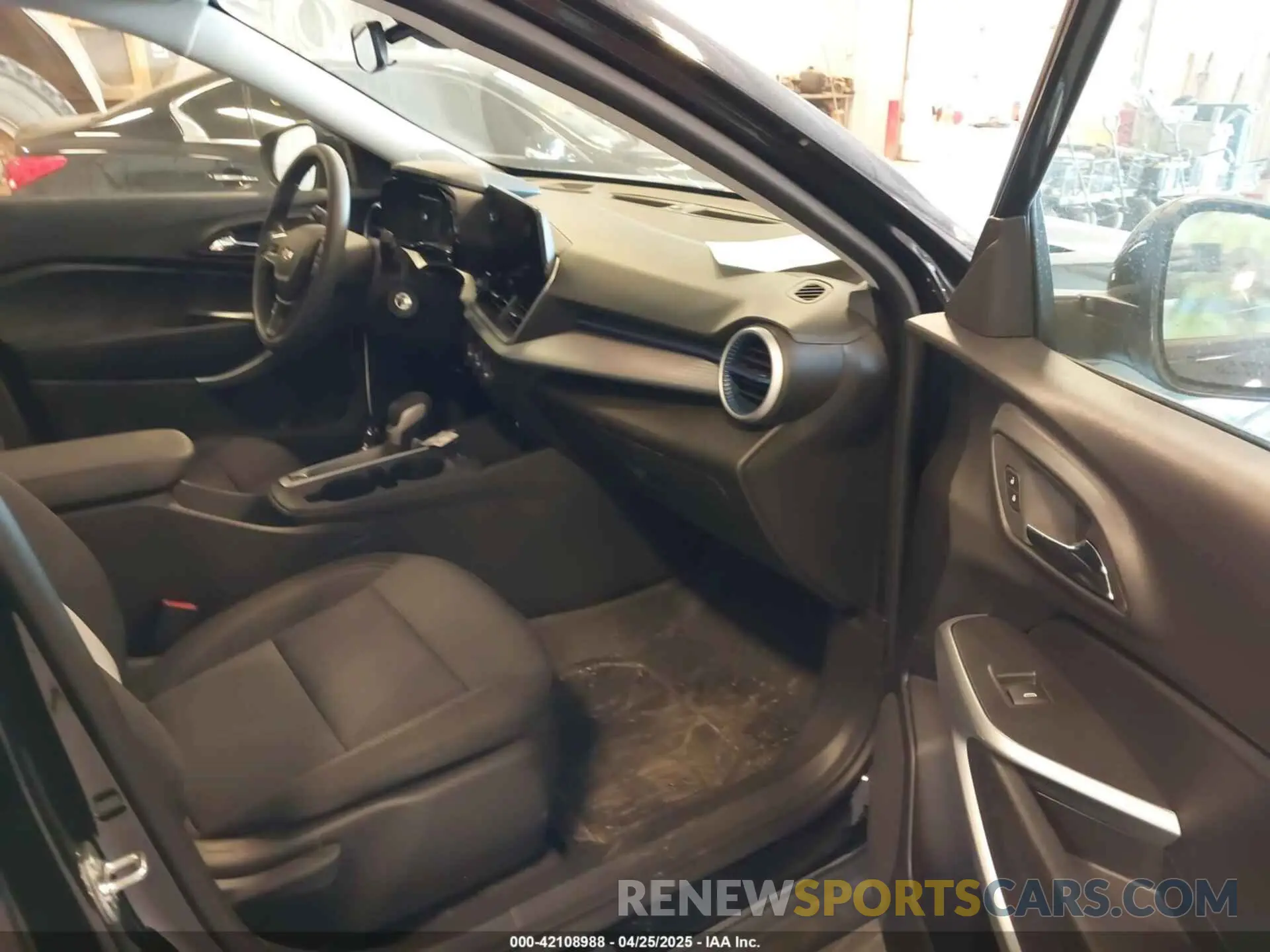 5 fotografías del automóvil dañado KL77LFEP1SC139003 CHEVROLET TRAX 2025