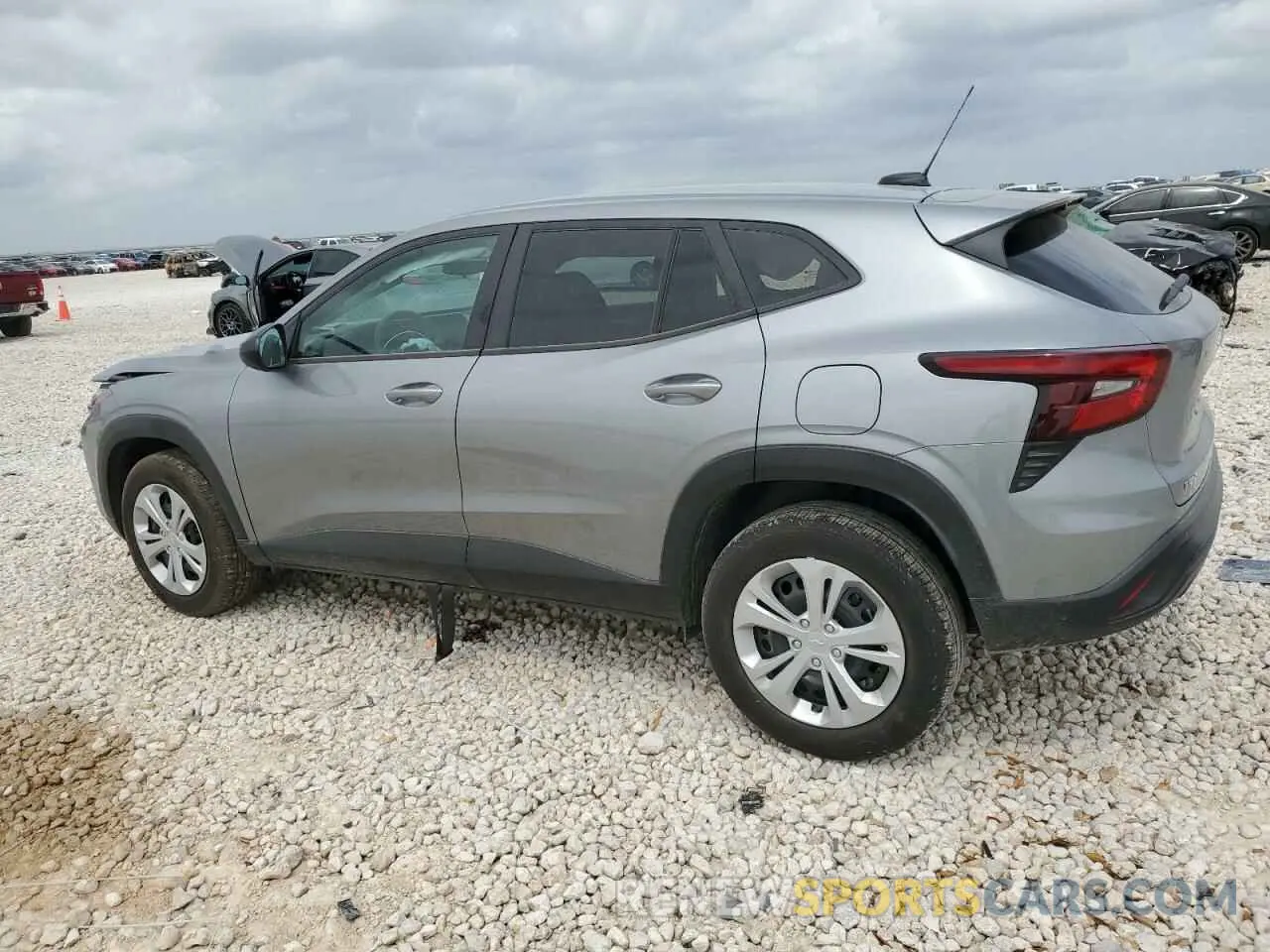 2 fotografías del automóvil dañado KL77LFEP2SC162757 CHEVROLET TRAX 2025