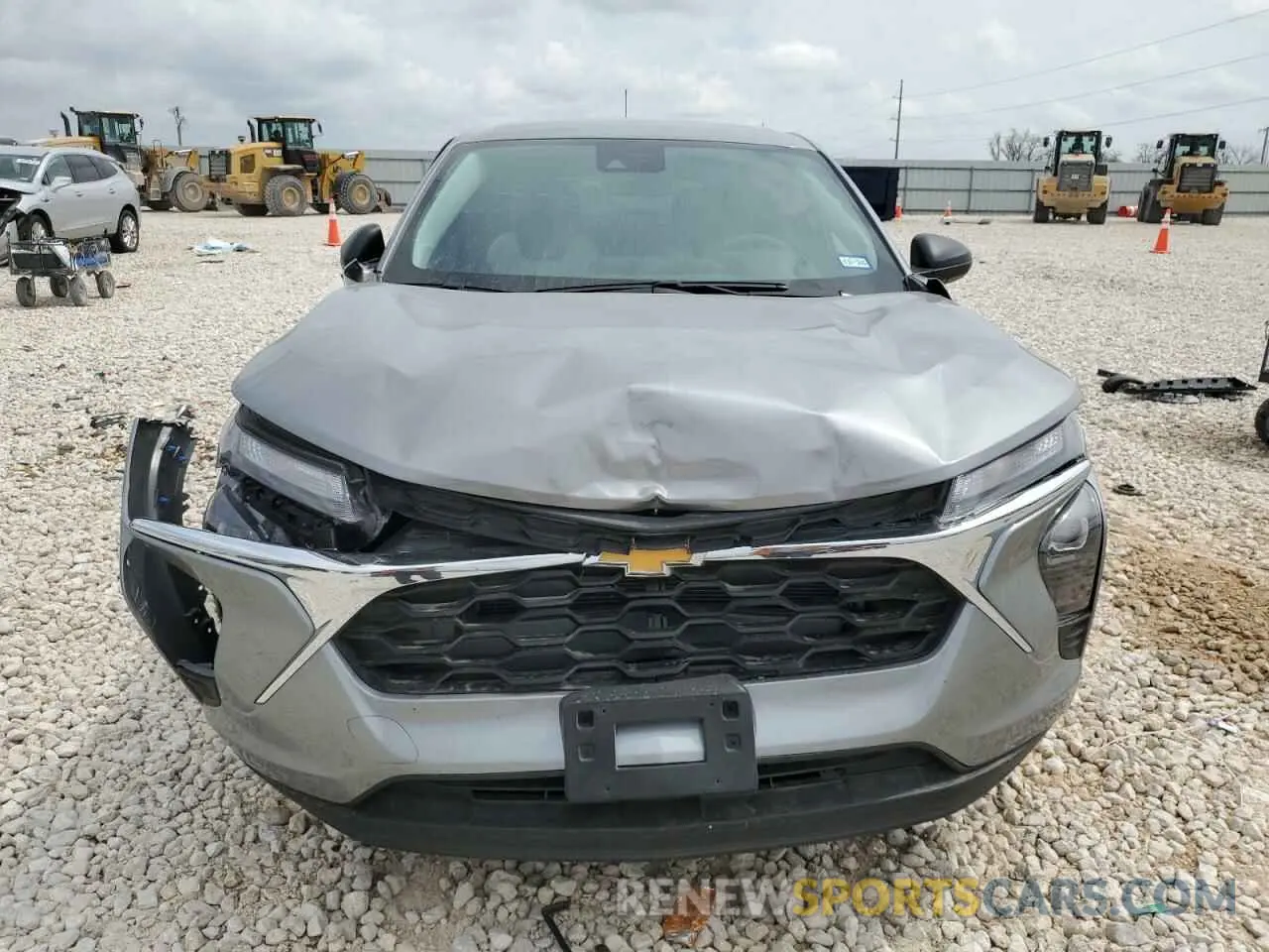 5 fotografías del automóvil dañado KL77LFEP2SC162757 CHEVROLET TRAX 2025