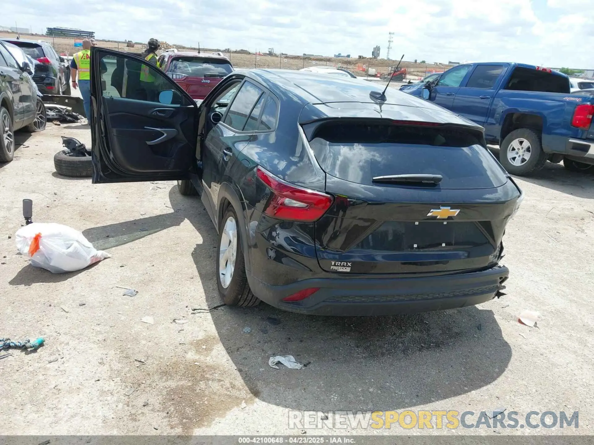 3 fotografías del automóvil dañado KL77LFEP2SC163973 CHEVROLET TRAX 2025