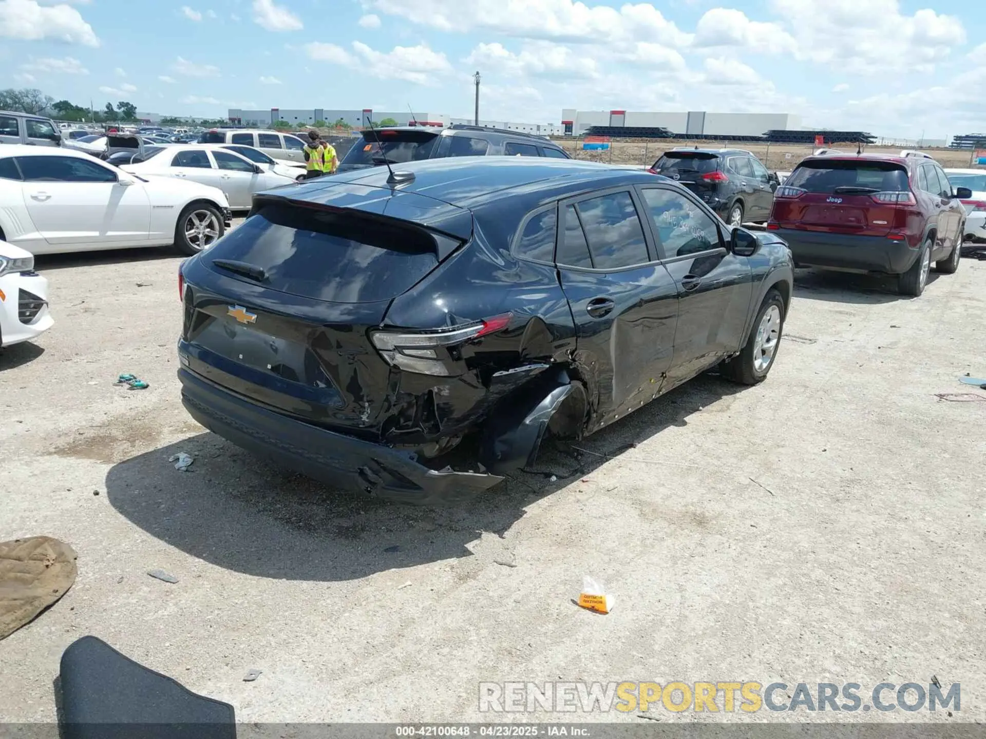 4 fotografías del automóvil dañado KL77LFEP2SC163973 CHEVROLET TRAX 2025