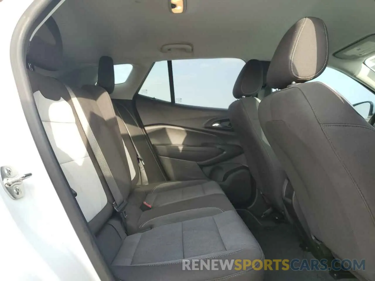 11 fotografías del automóvil dañado KL77LFEP3SC056429 CHEVROLET TRAX 2025