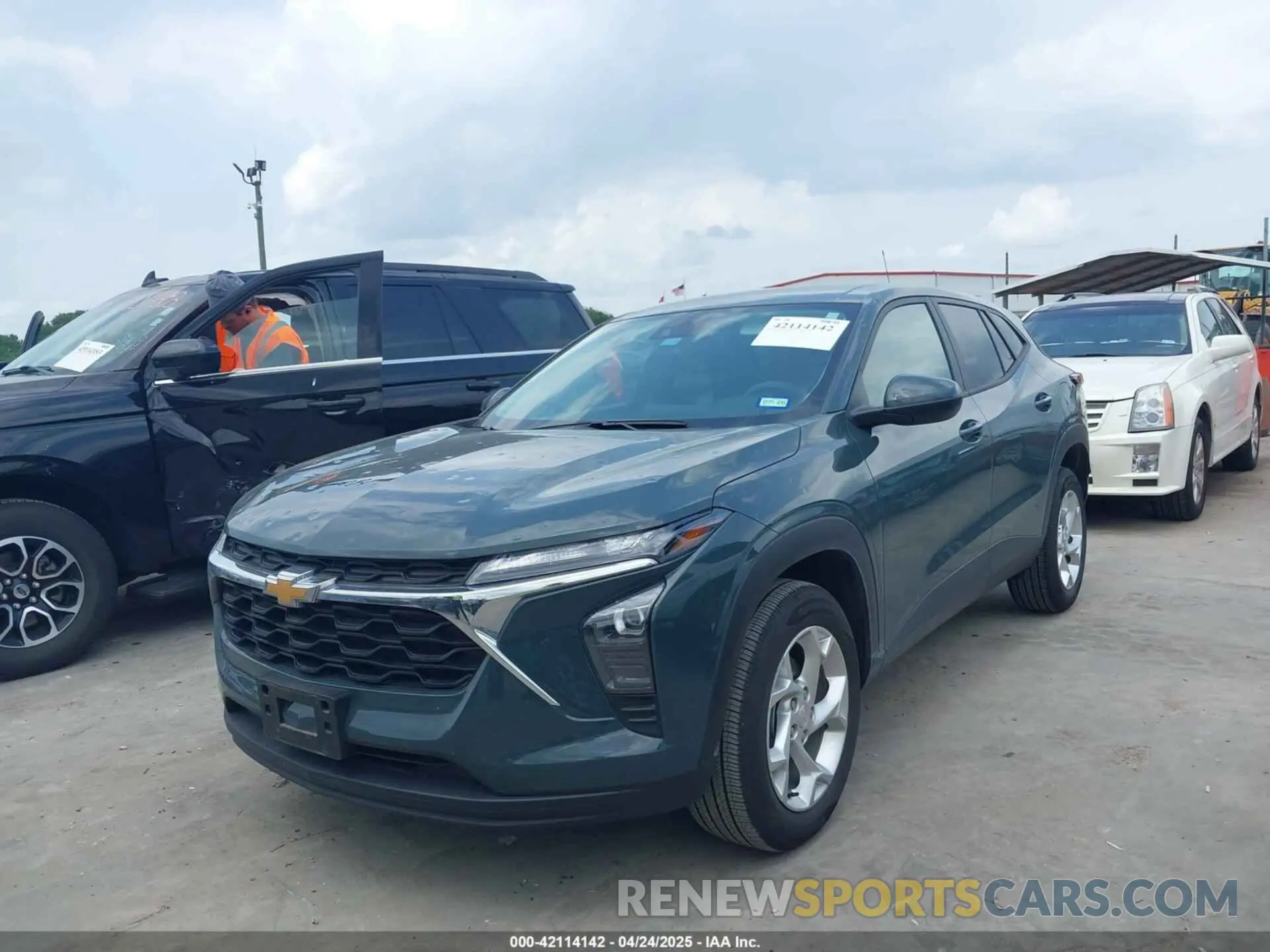 2 fotografías del automóvil dañado KL77LFEP8SC046494 CHEVROLET TRAX 2025