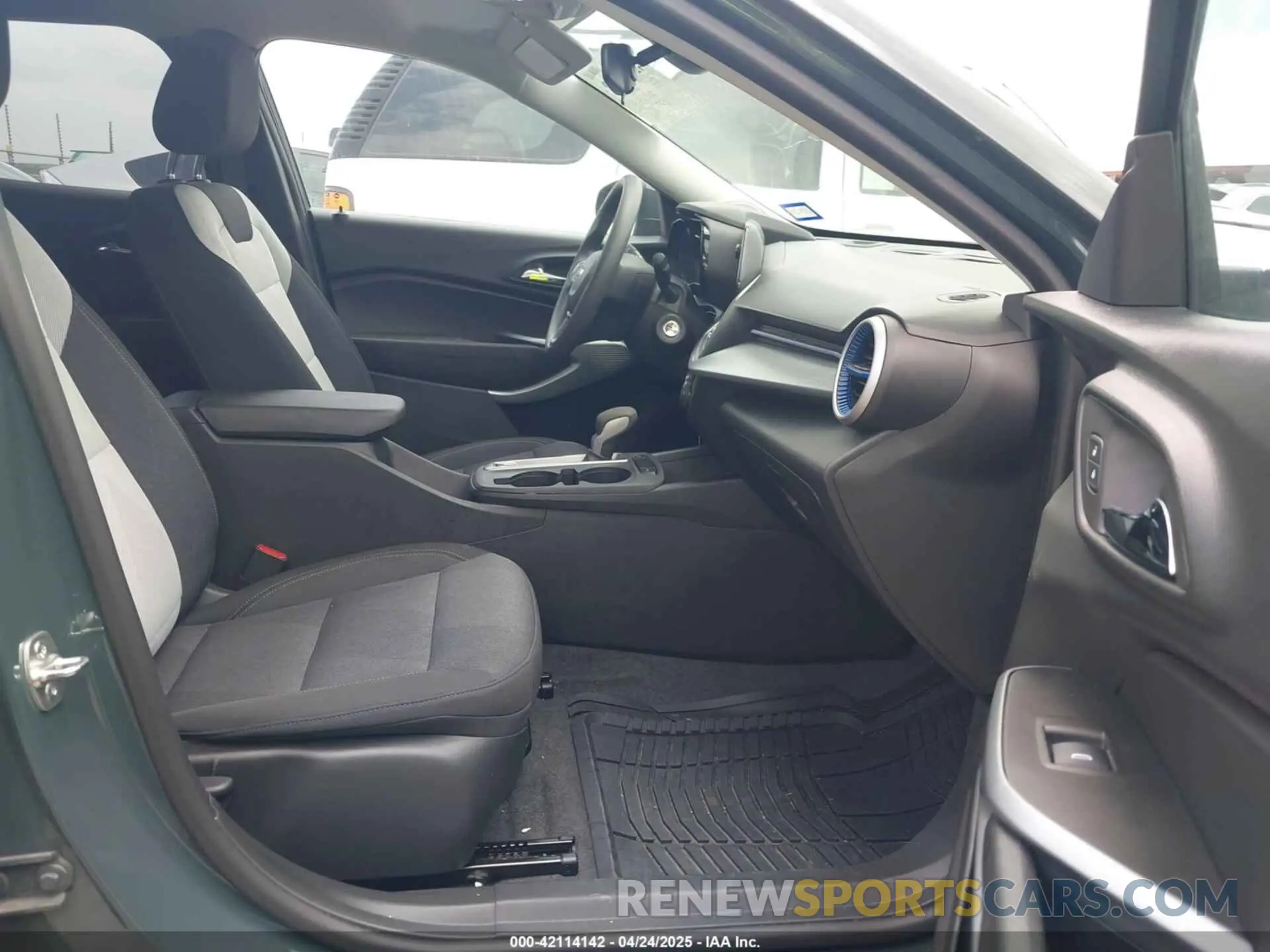 5 fotografías del automóvil dañado KL77LFEP8SC046494 CHEVROLET TRAX 2025