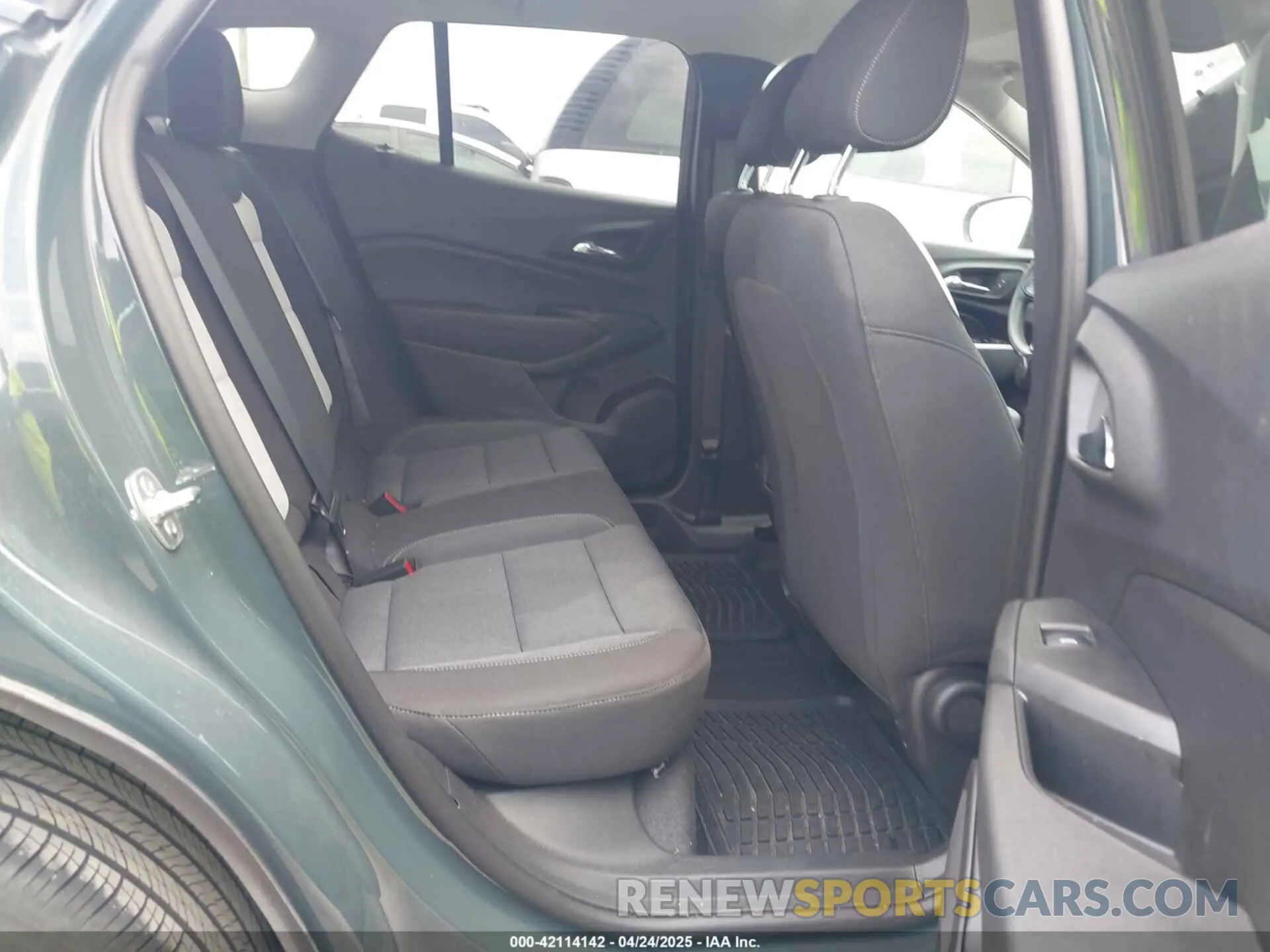8 fotografías del automóvil dañado KL77LFEP8SC046494 CHEVROLET TRAX 2025
