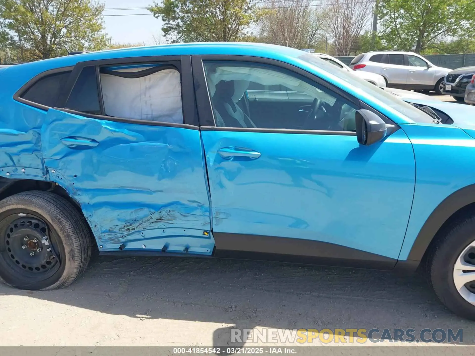 13 fotografías del automóvil dañado KL77LFEP9SC079181 CHEVROLET TRAX 2025