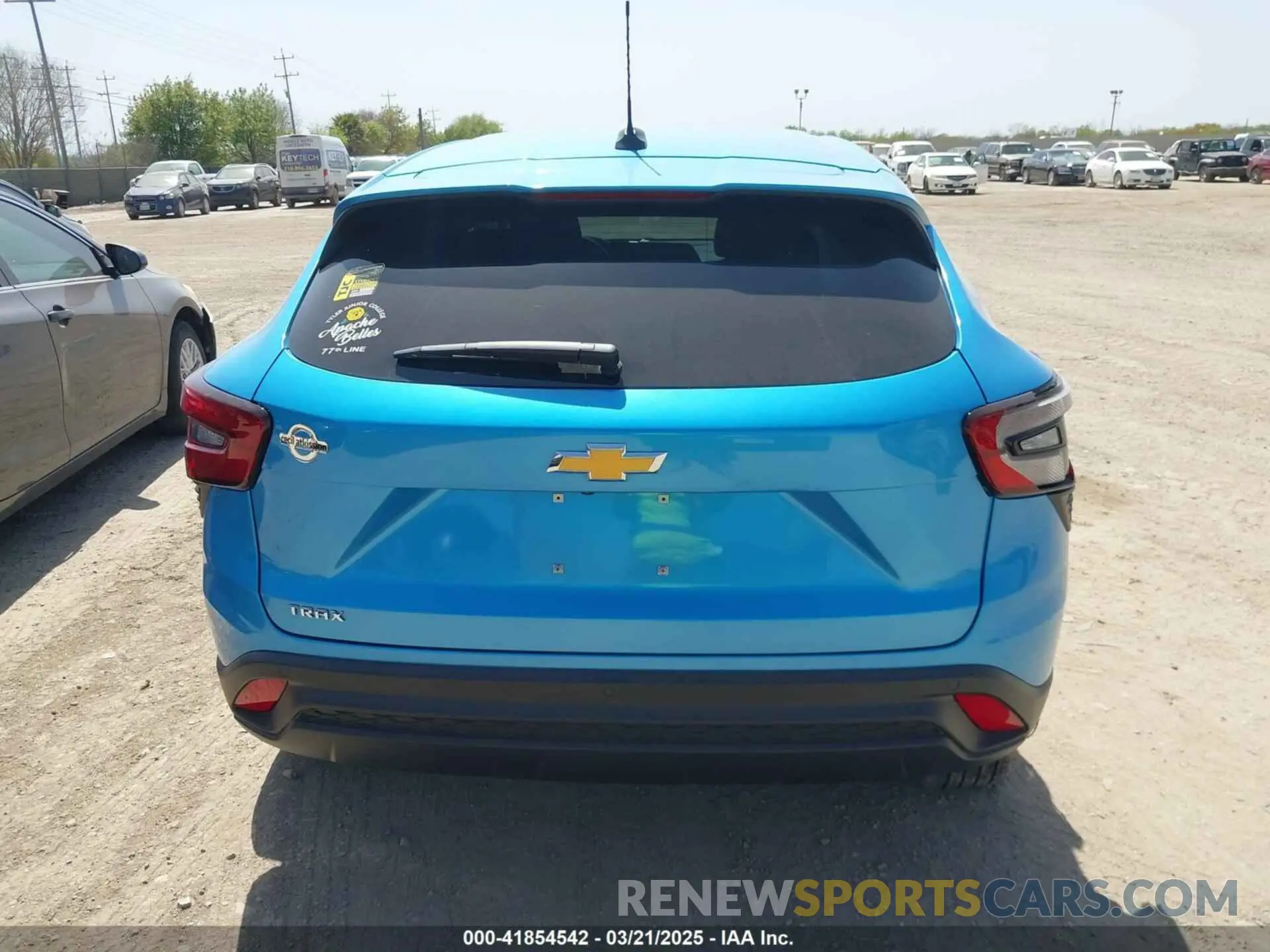 16 fotografías del automóvil dañado KL77LFEP9SC079181 CHEVROLET TRAX 2025