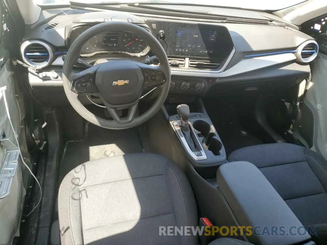 8 fotografías del automóvil dañado KL77LFEPXSC088326 CHEVROLET TRAX 2025