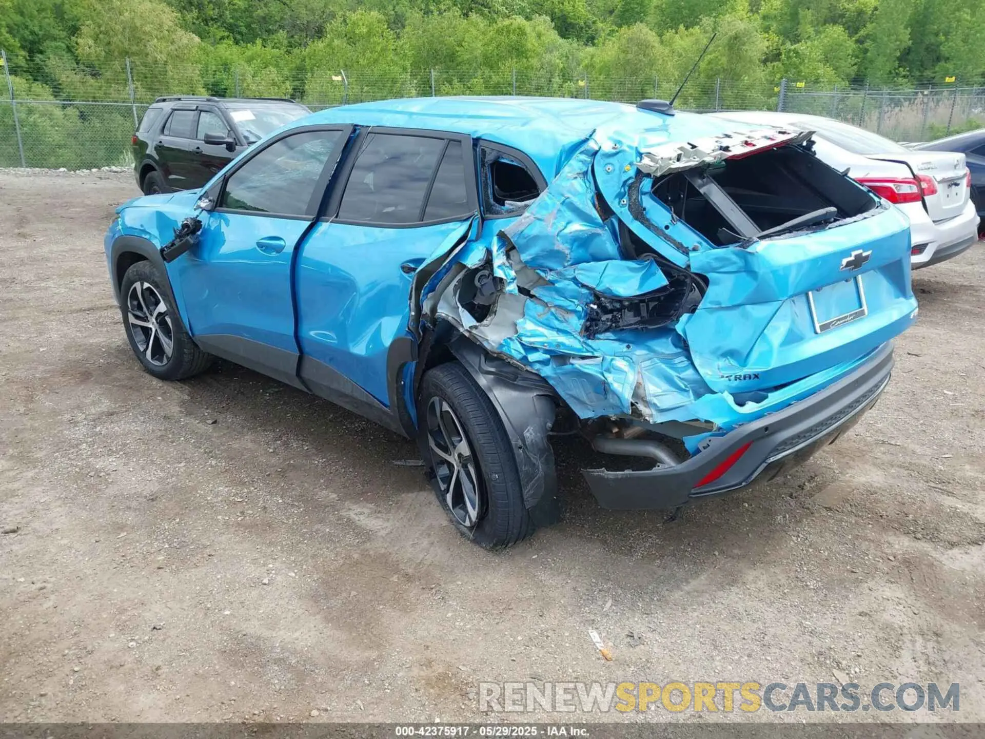 3 fotografías del automóvil dañado KL77LGEP0SC036175 CHEVROLET TRAX 2025