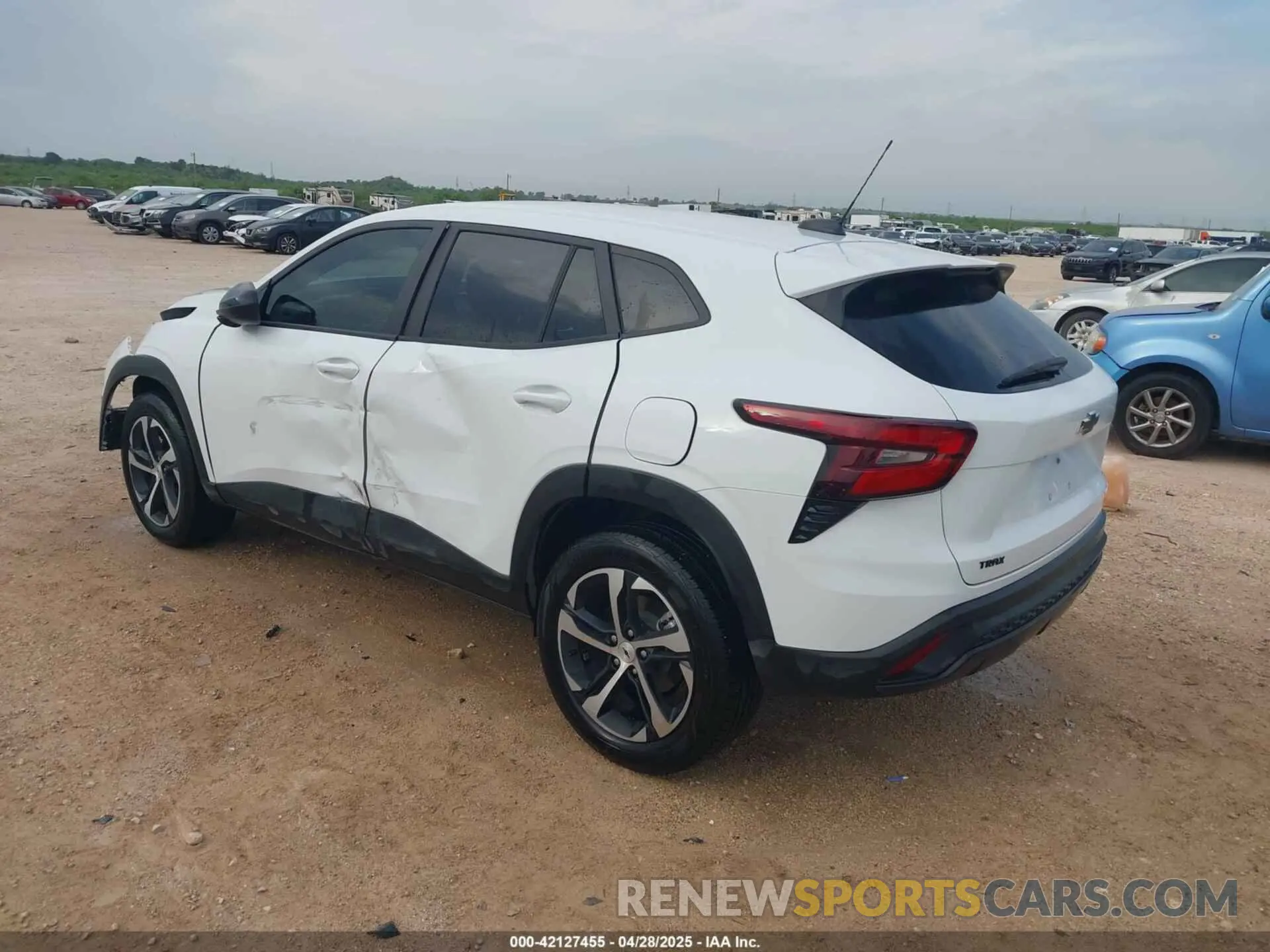 3 fotografías del automóvil dañado KL77LGEP1SC007414 CHEVROLET TRAX 2025